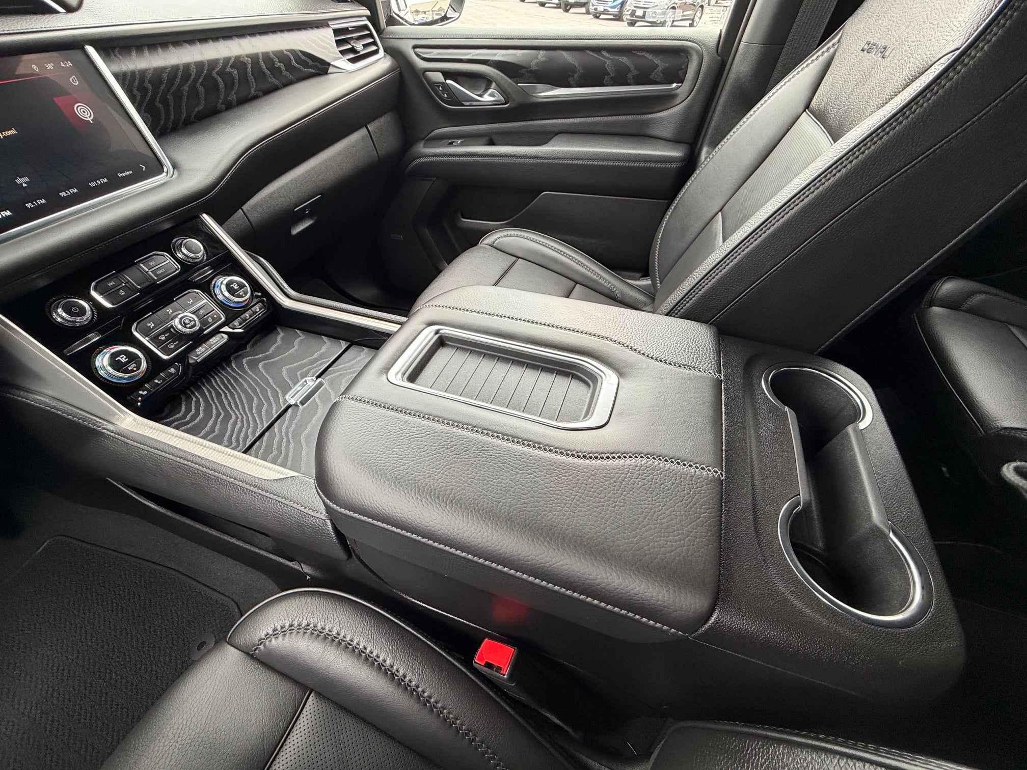 2023 GMC Yukon Base