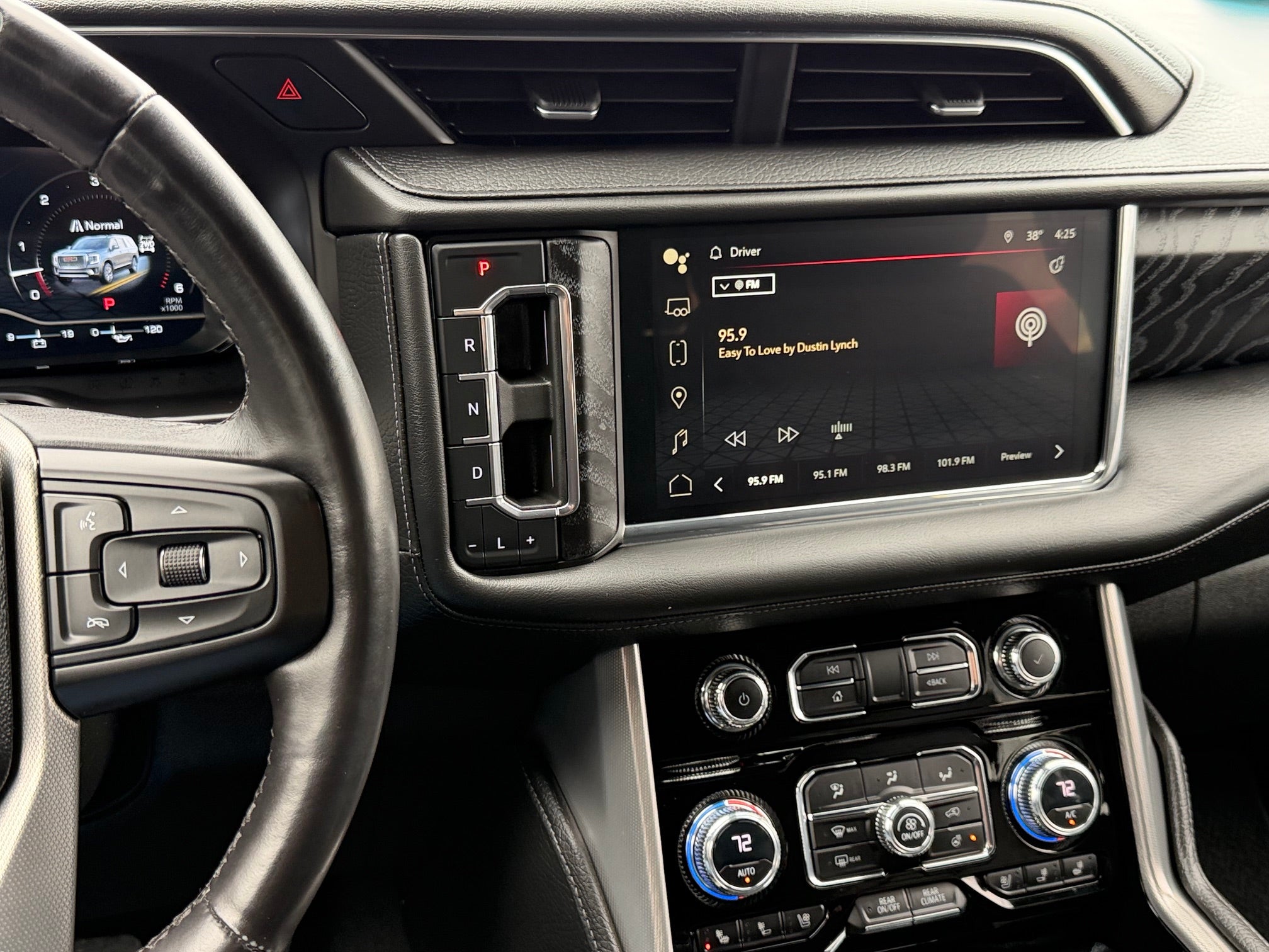 2023 GMC Yukon Base