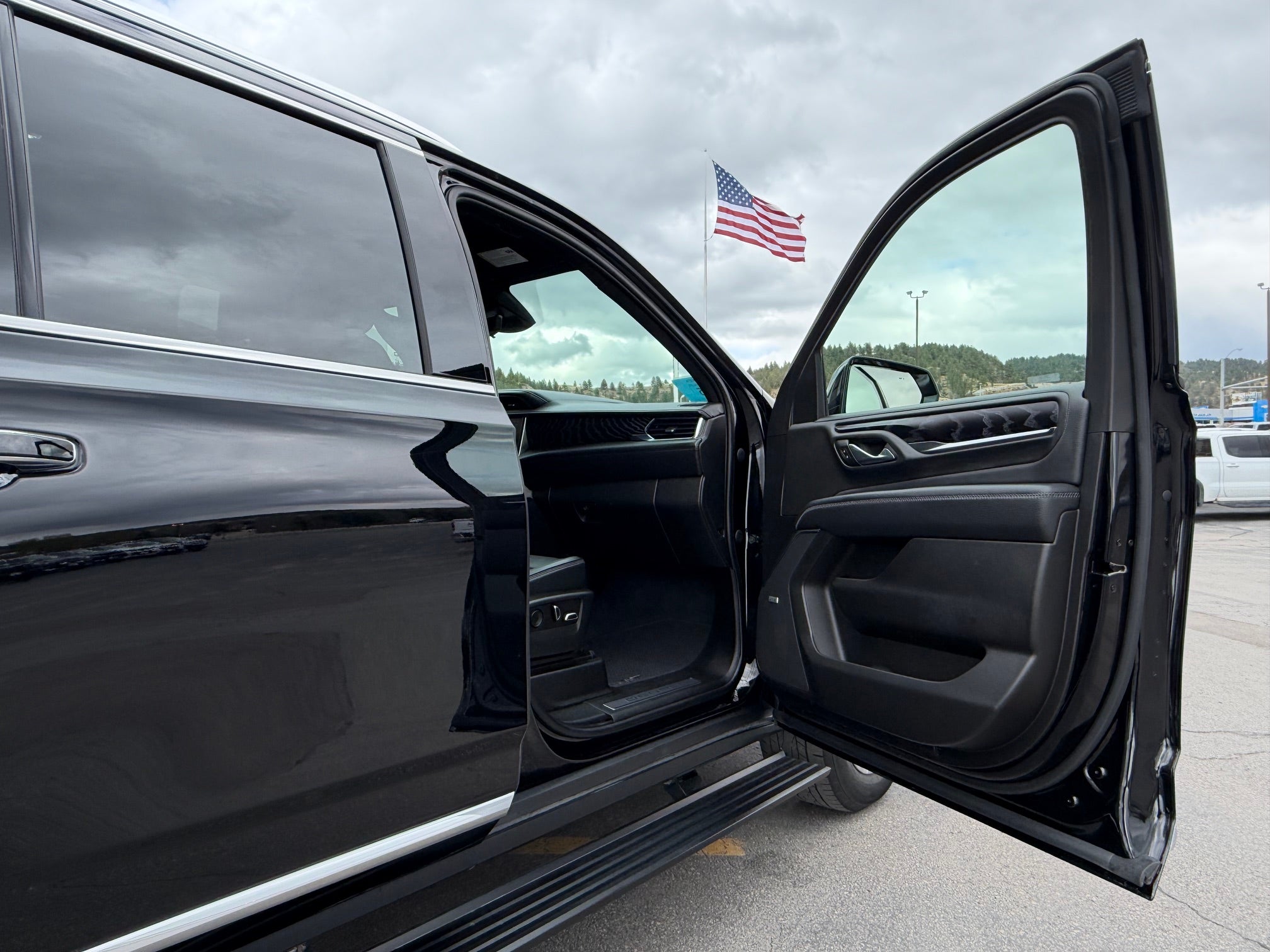 2023 GMC Yukon Base