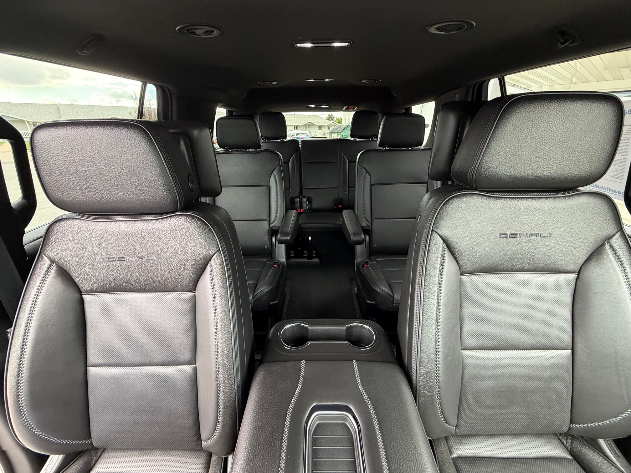2023 GMC Yukon Base