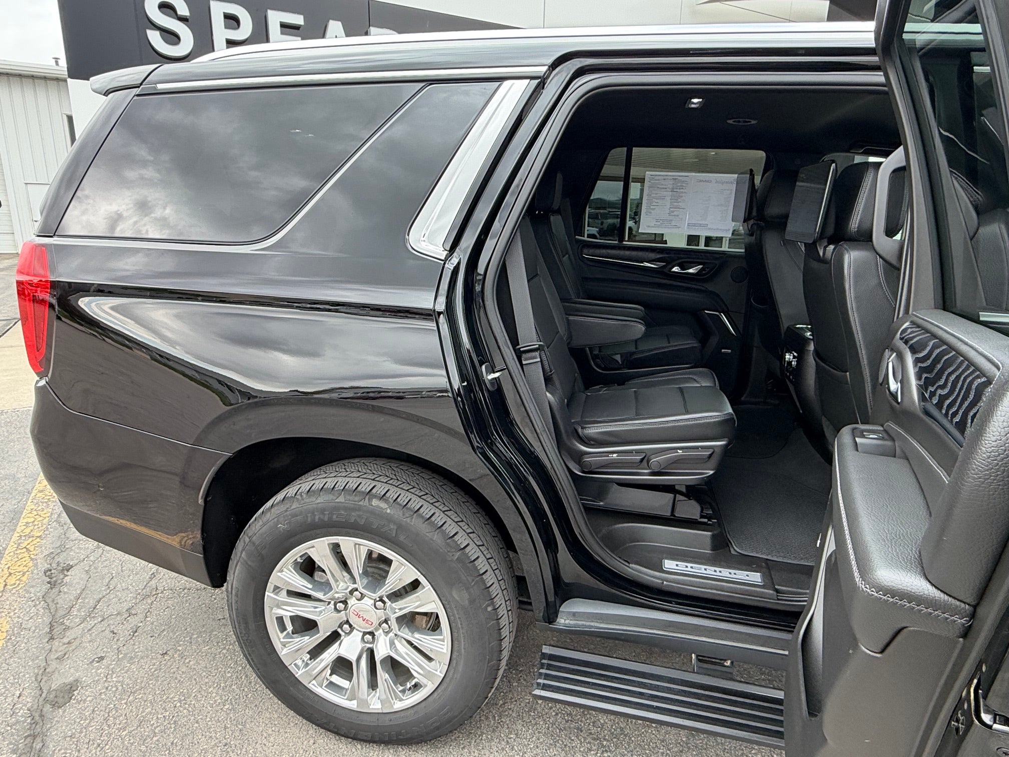 2023 GMC Yukon Base