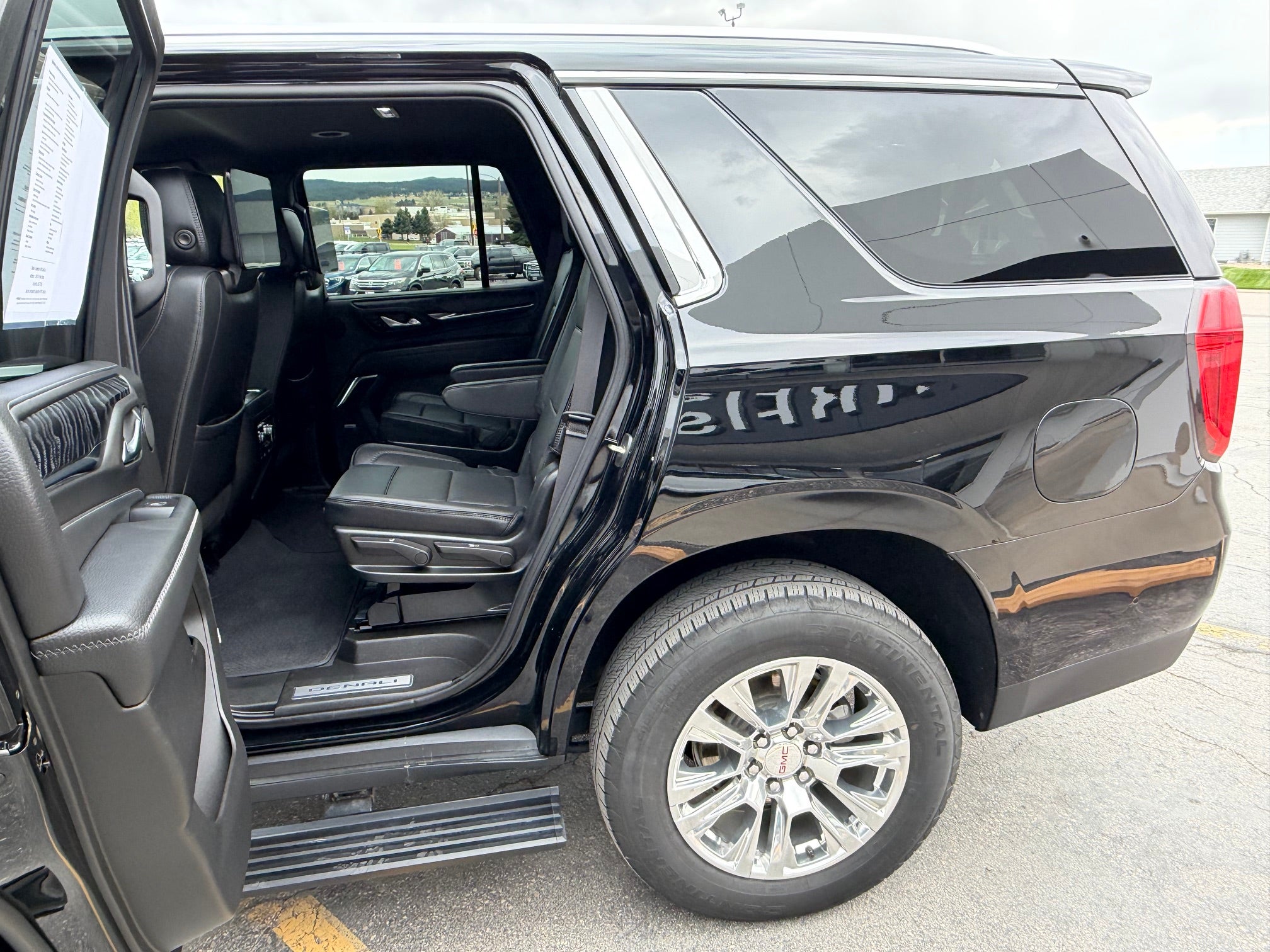 2023 GMC Yukon Base