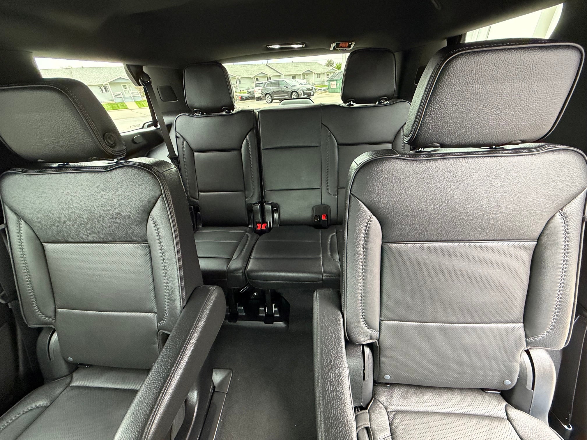 2023 GMC Yukon Base