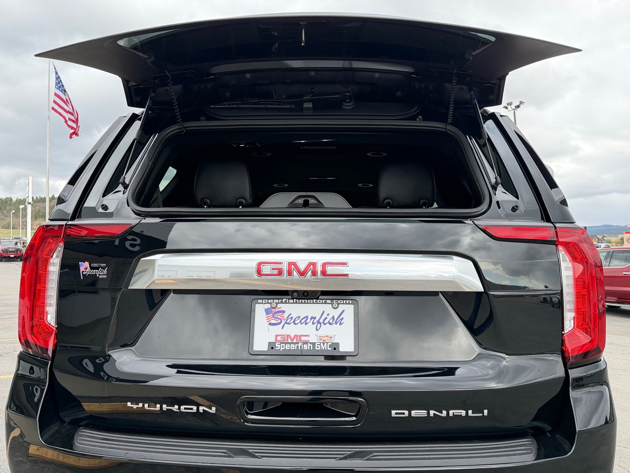 2023 GMC Yukon Base
