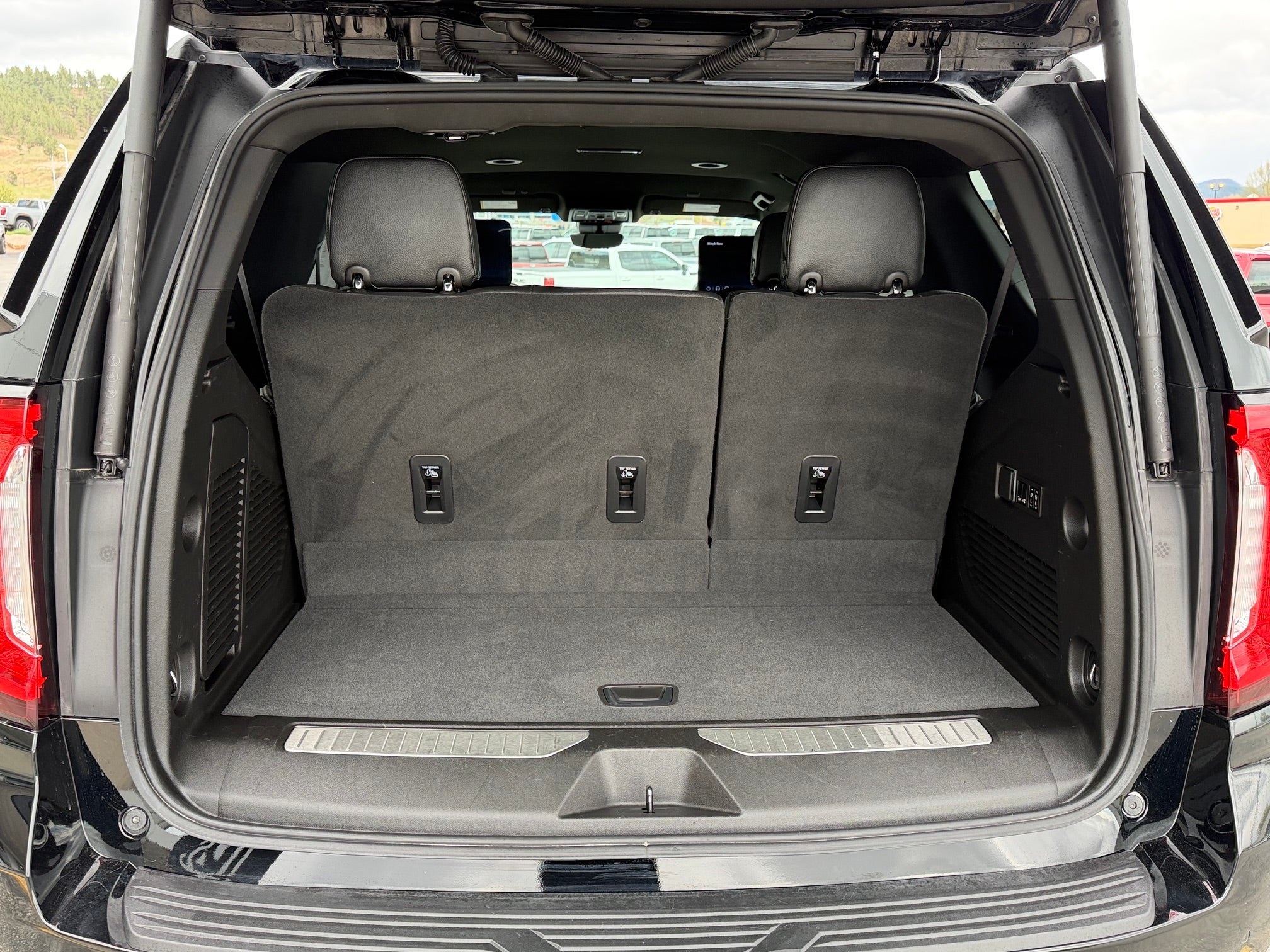 2023 GMC Yukon Base