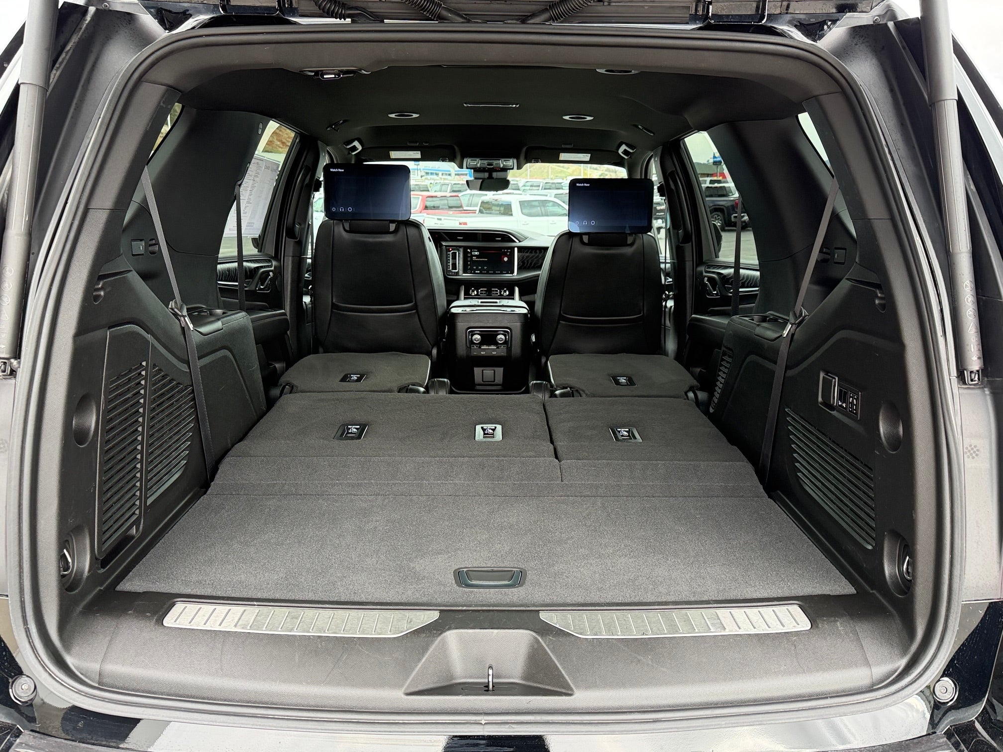 2023 GMC Yukon Base