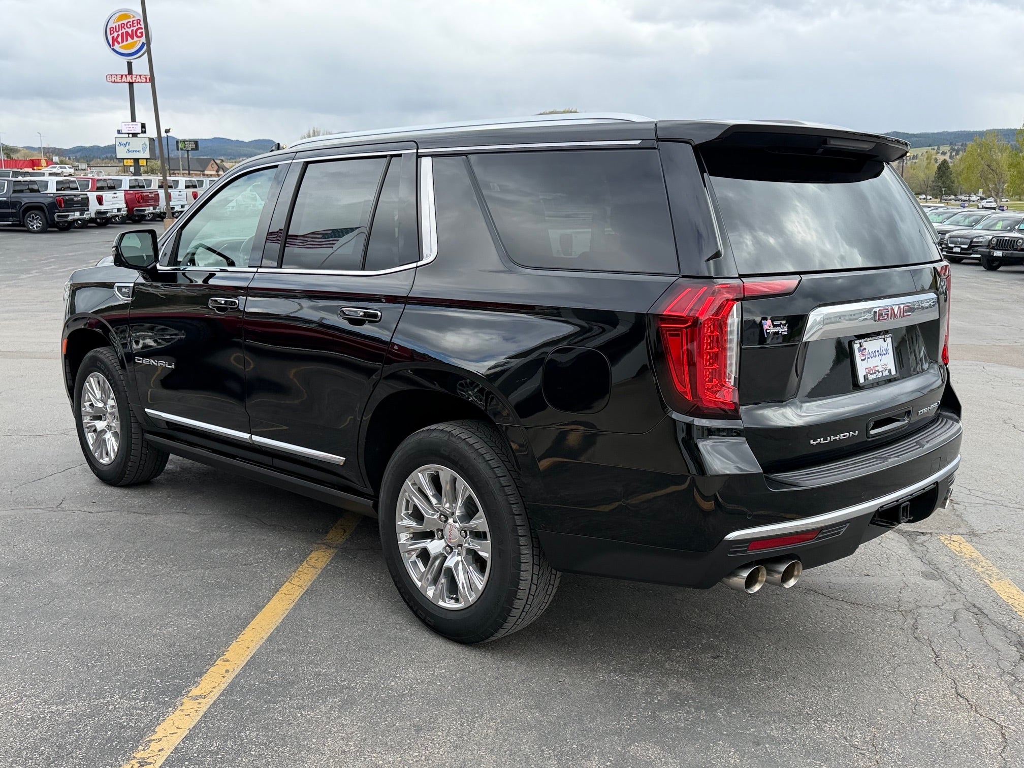 2023 GMC Yukon Base