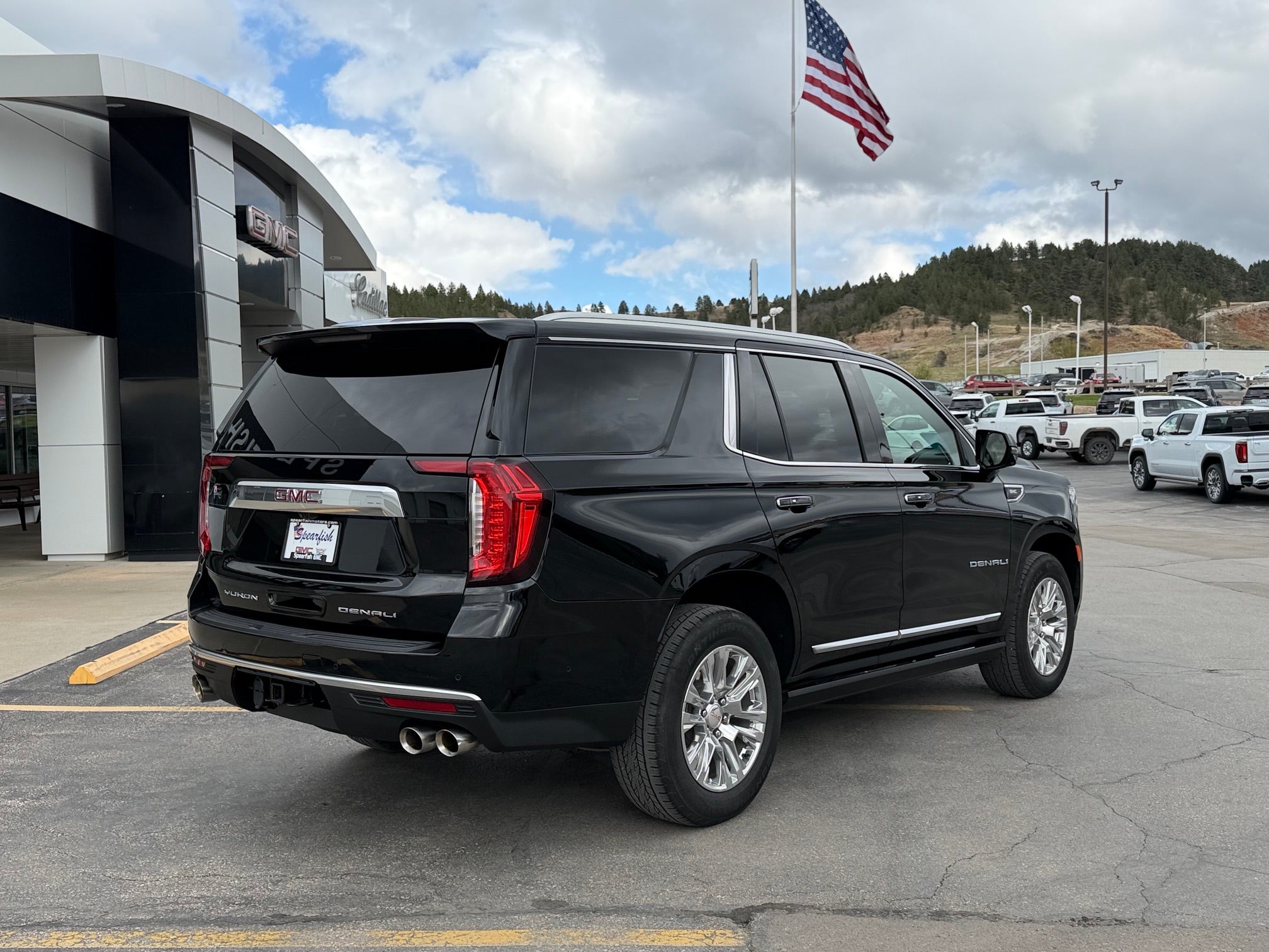 2023 GMC Yukon Base