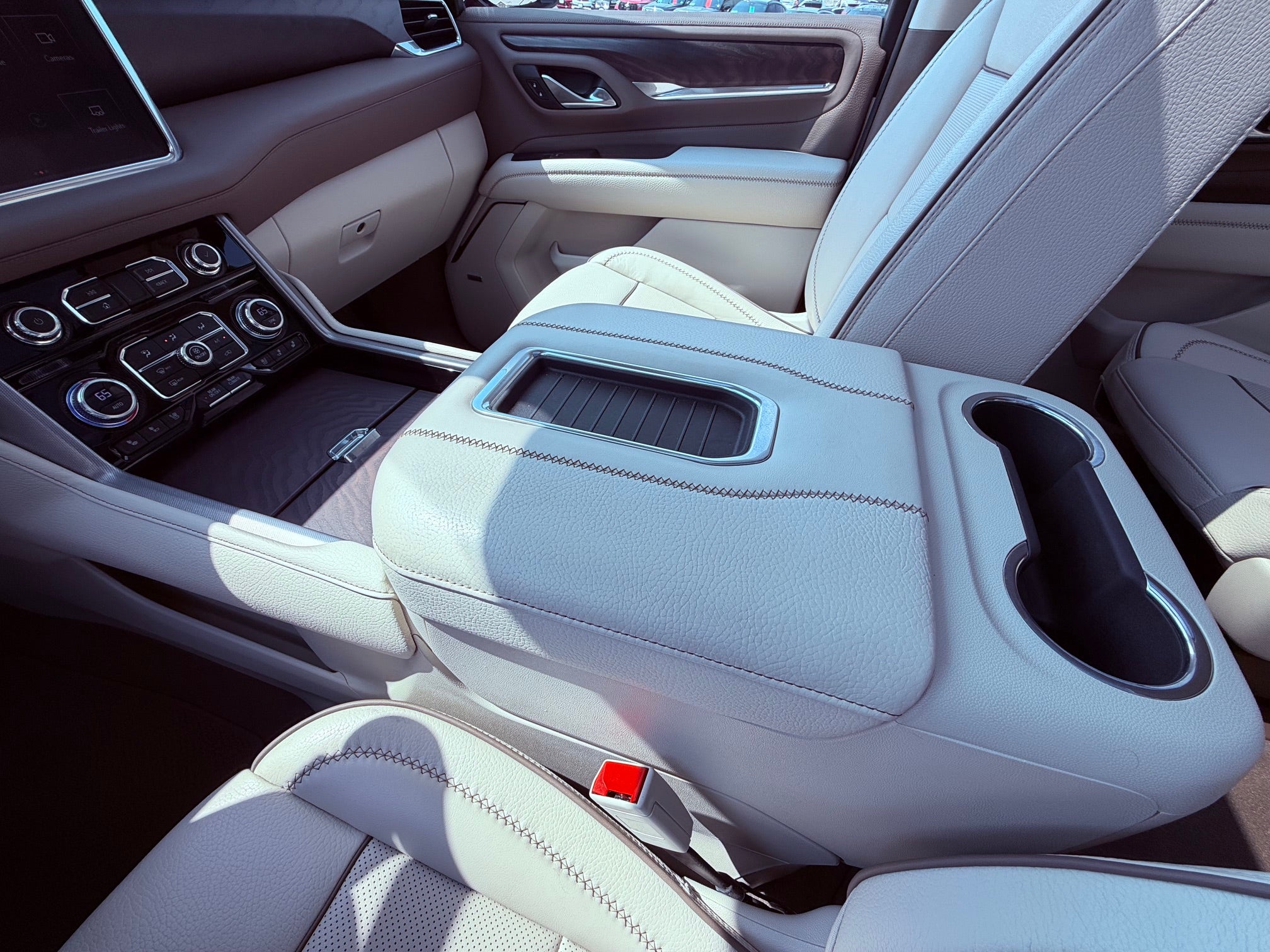 2023 GMC Yukon Base