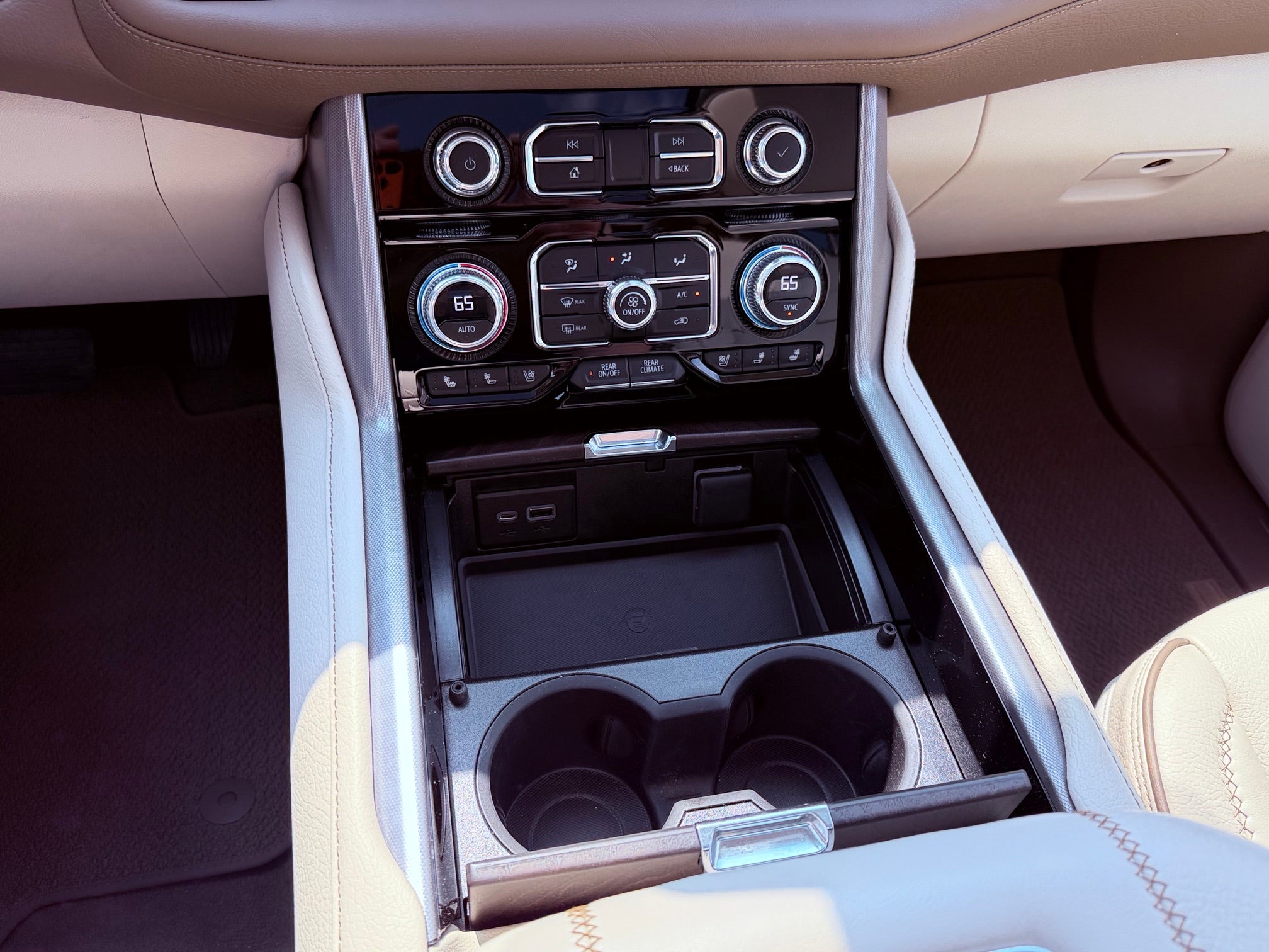 2023 GMC Yukon Base