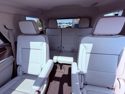 2023 GMC Yukon Base