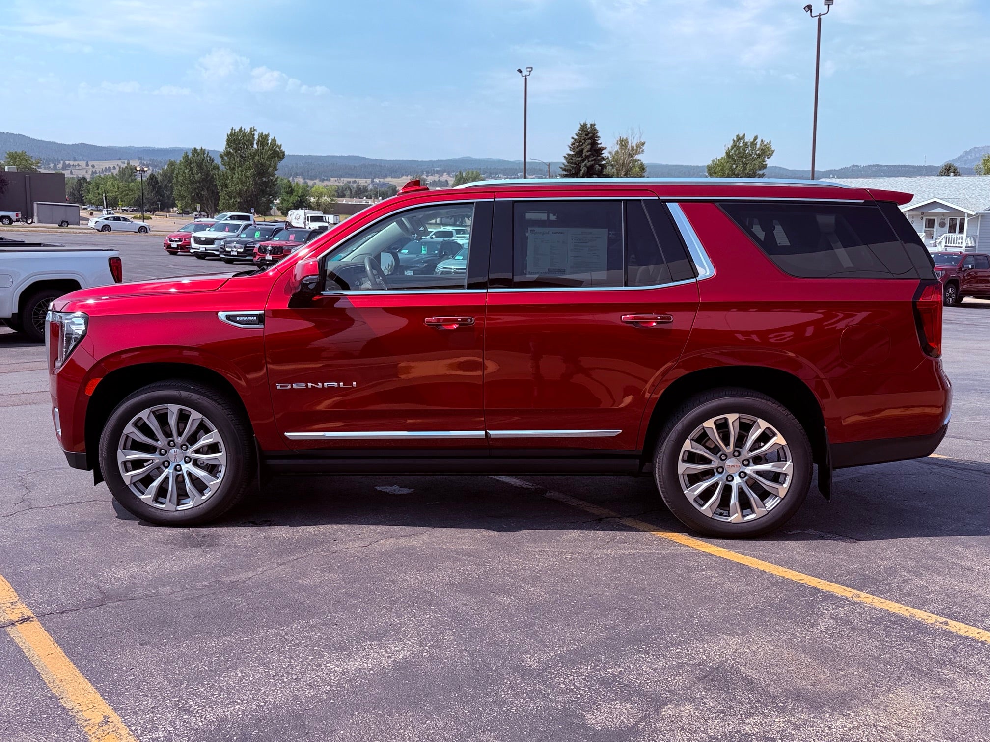 2023 GMC Yukon Base