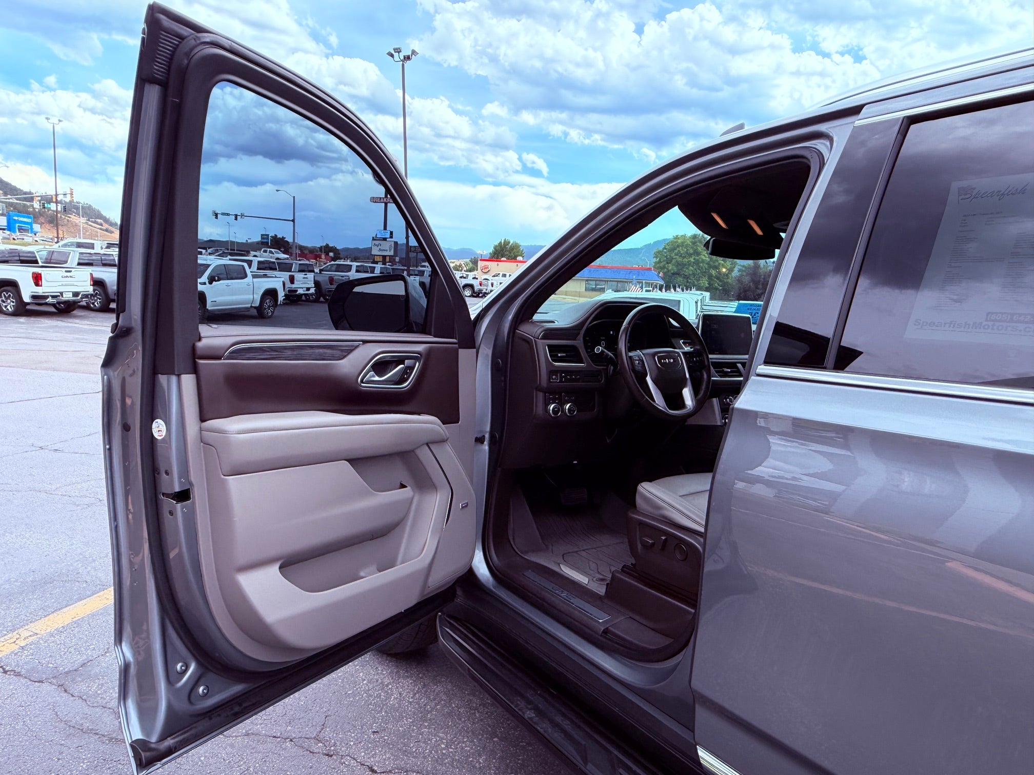 2022 GMC Yukon XL Base