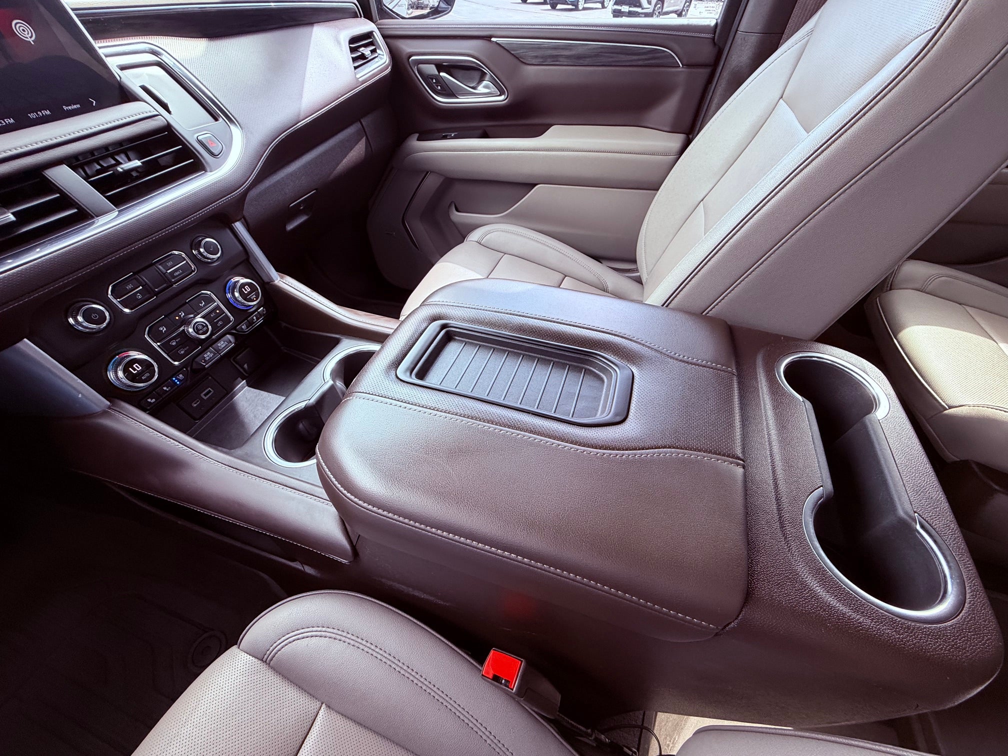 2022 GMC Yukon XL Base