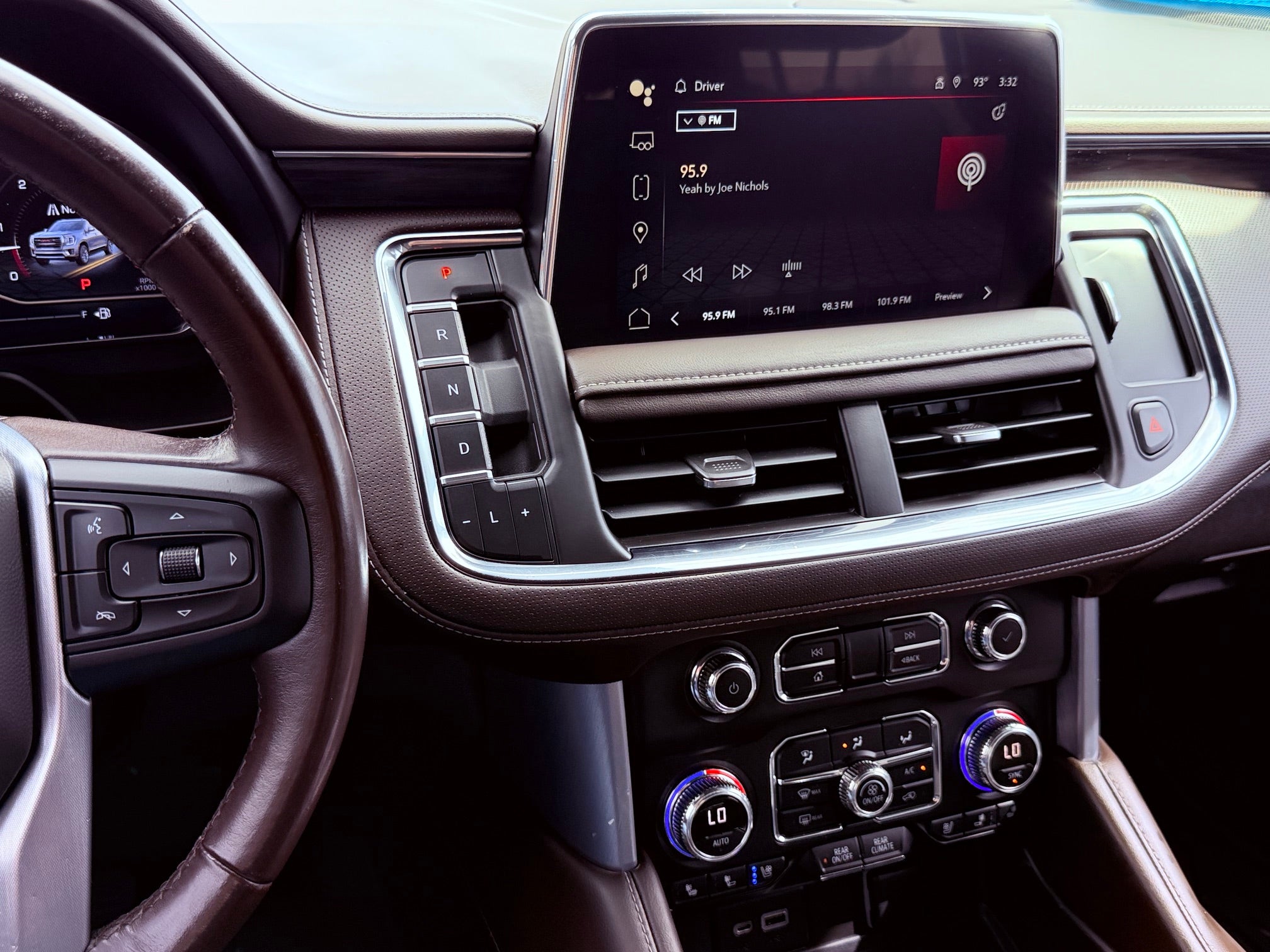 2022 GMC Yukon XL Base