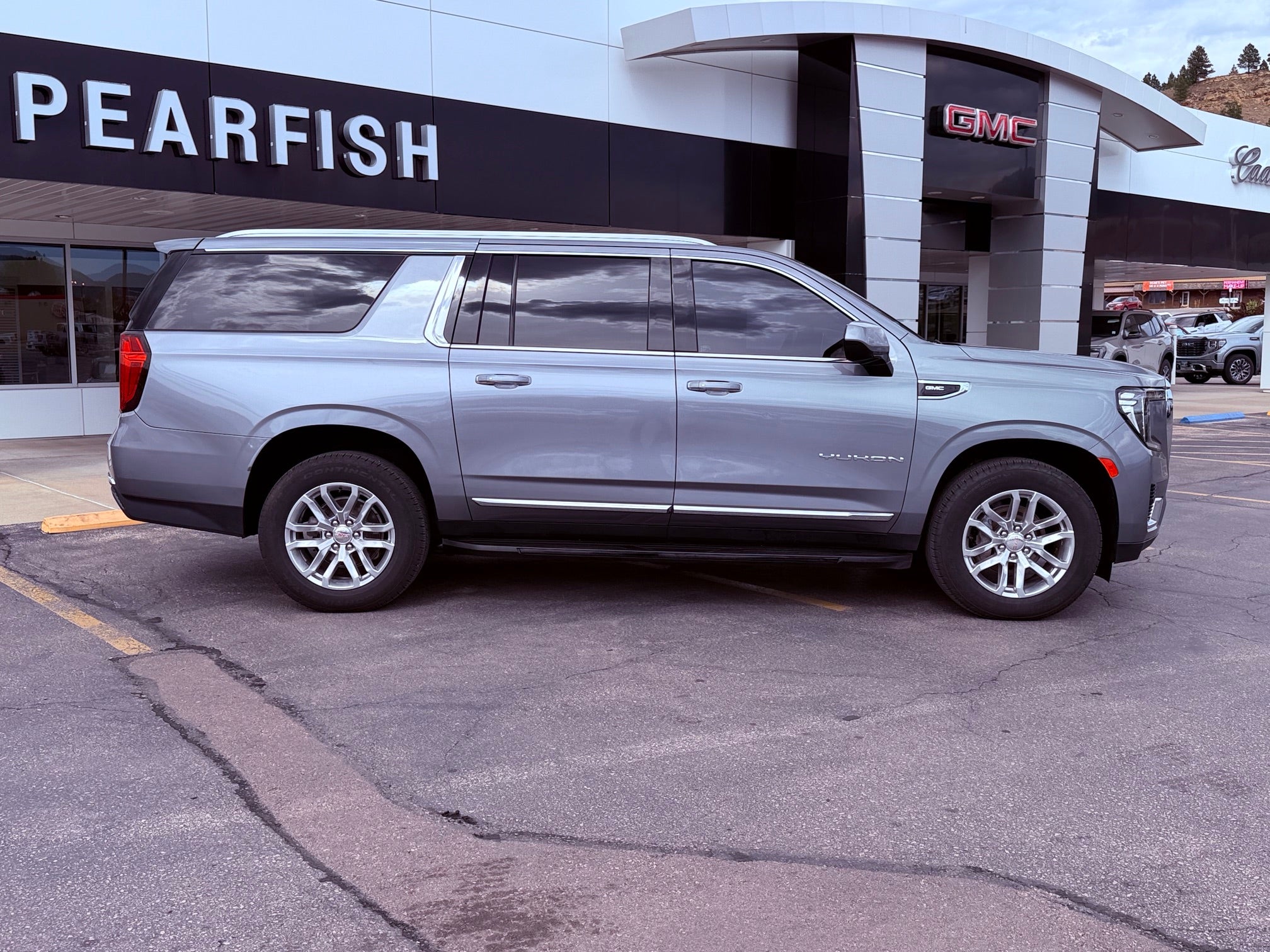 2022 GMC Yukon XL Base