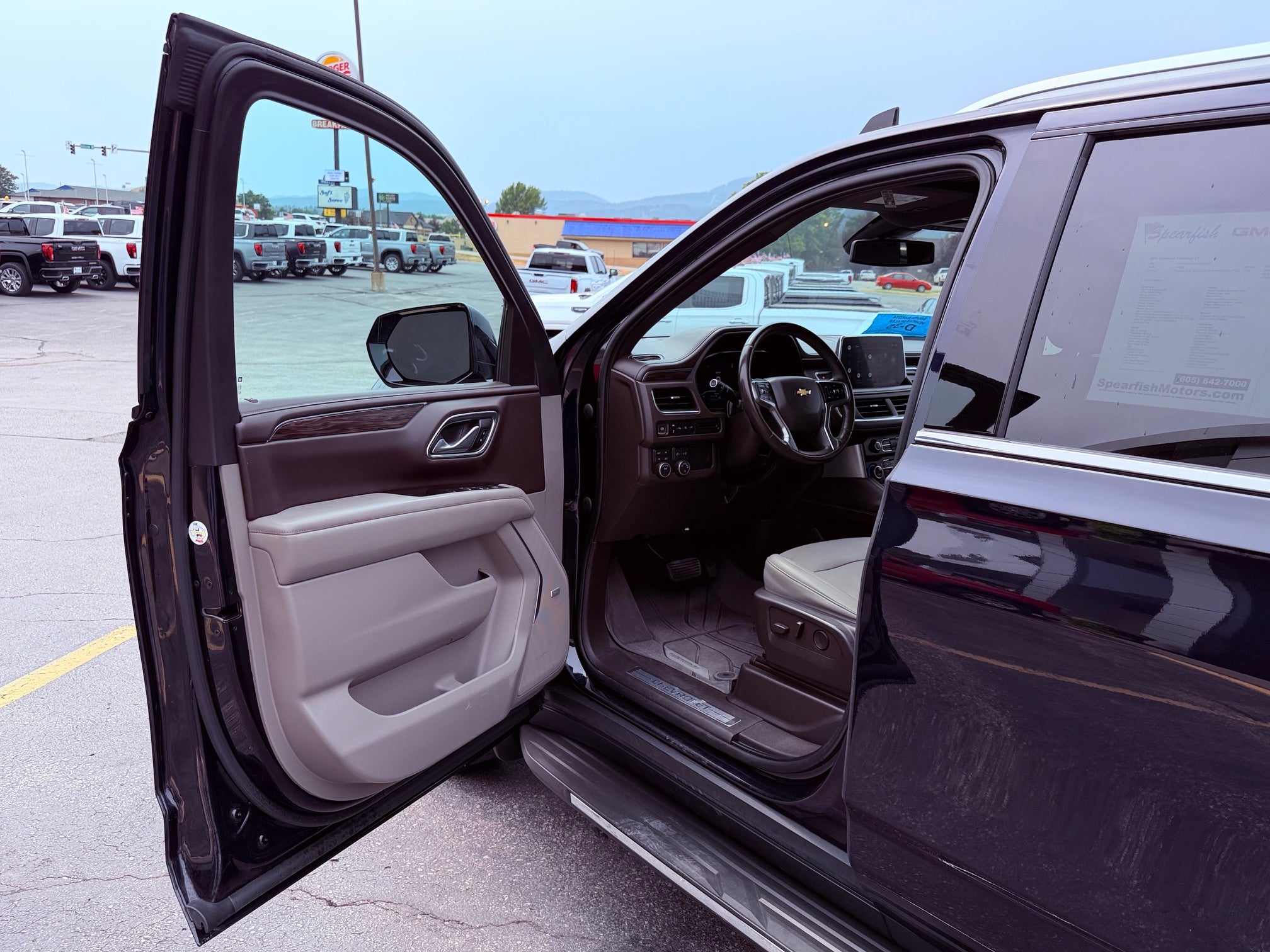 2022 Chevrolet Suburban Base