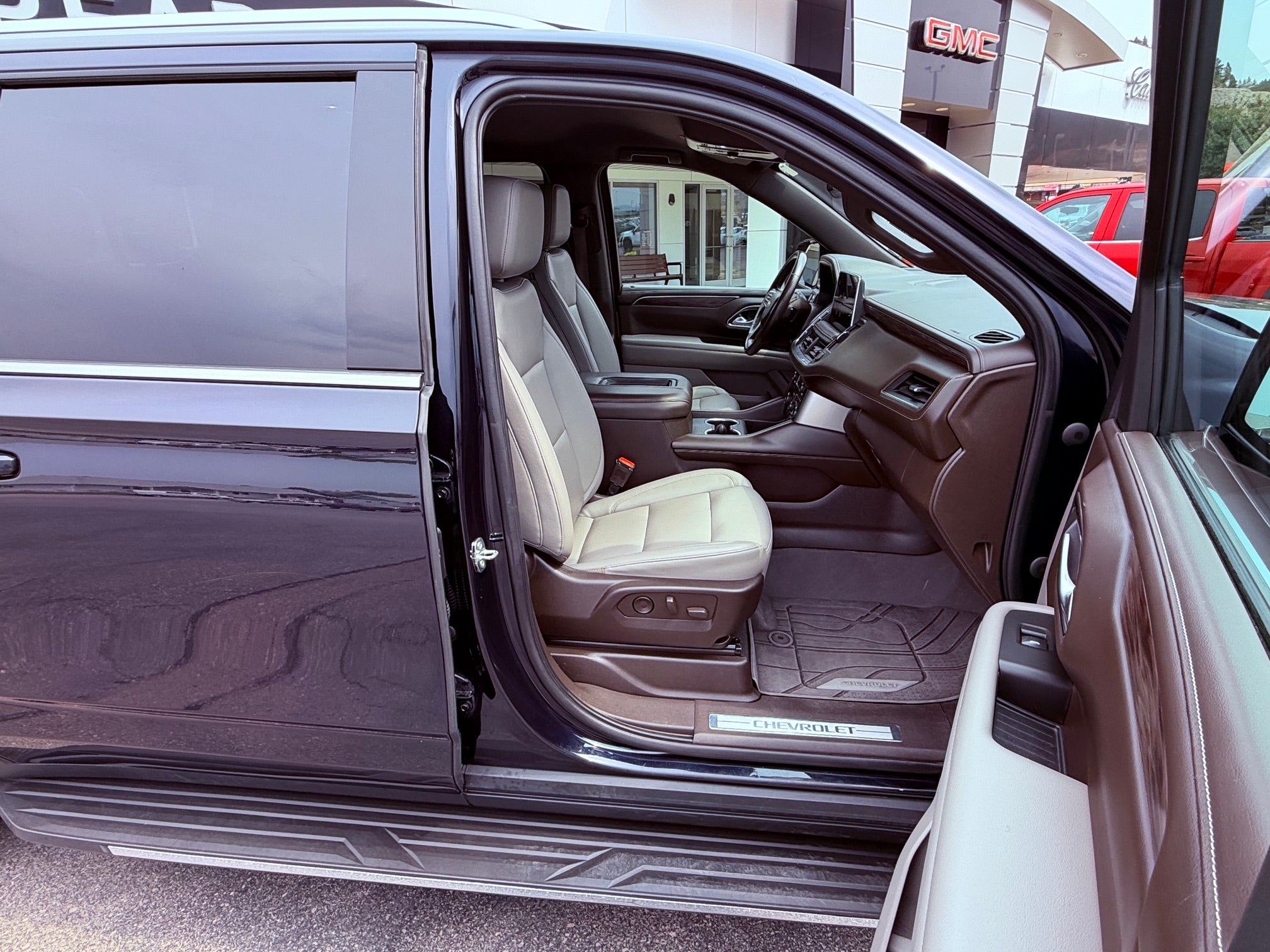 2022 Chevrolet Suburban Base