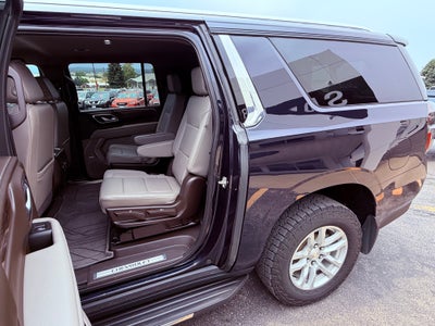 2022 Chevrolet Suburban Base