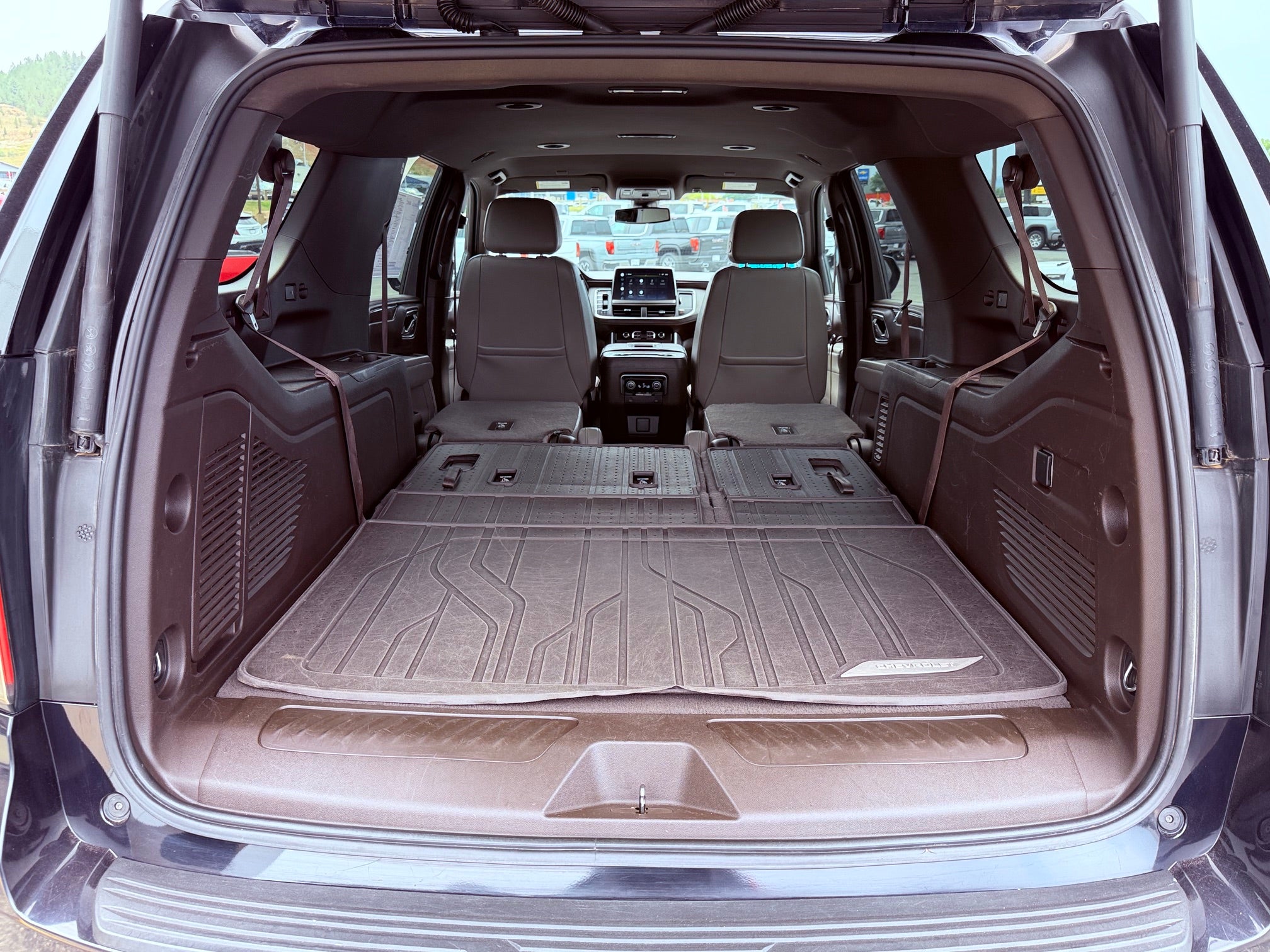 2022 Chevrolet Suburban Base