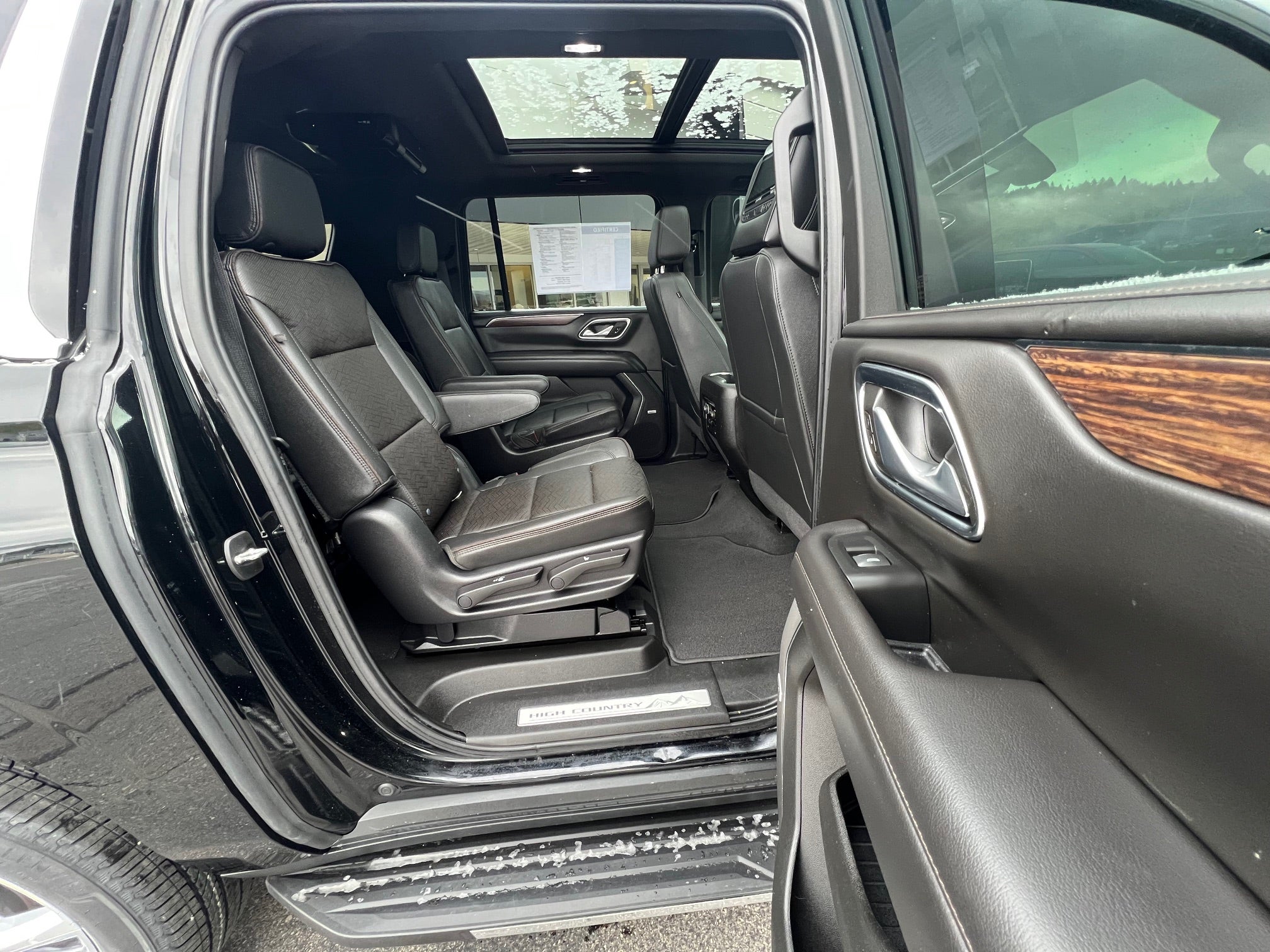 2021 Chevrolet Suburban Base