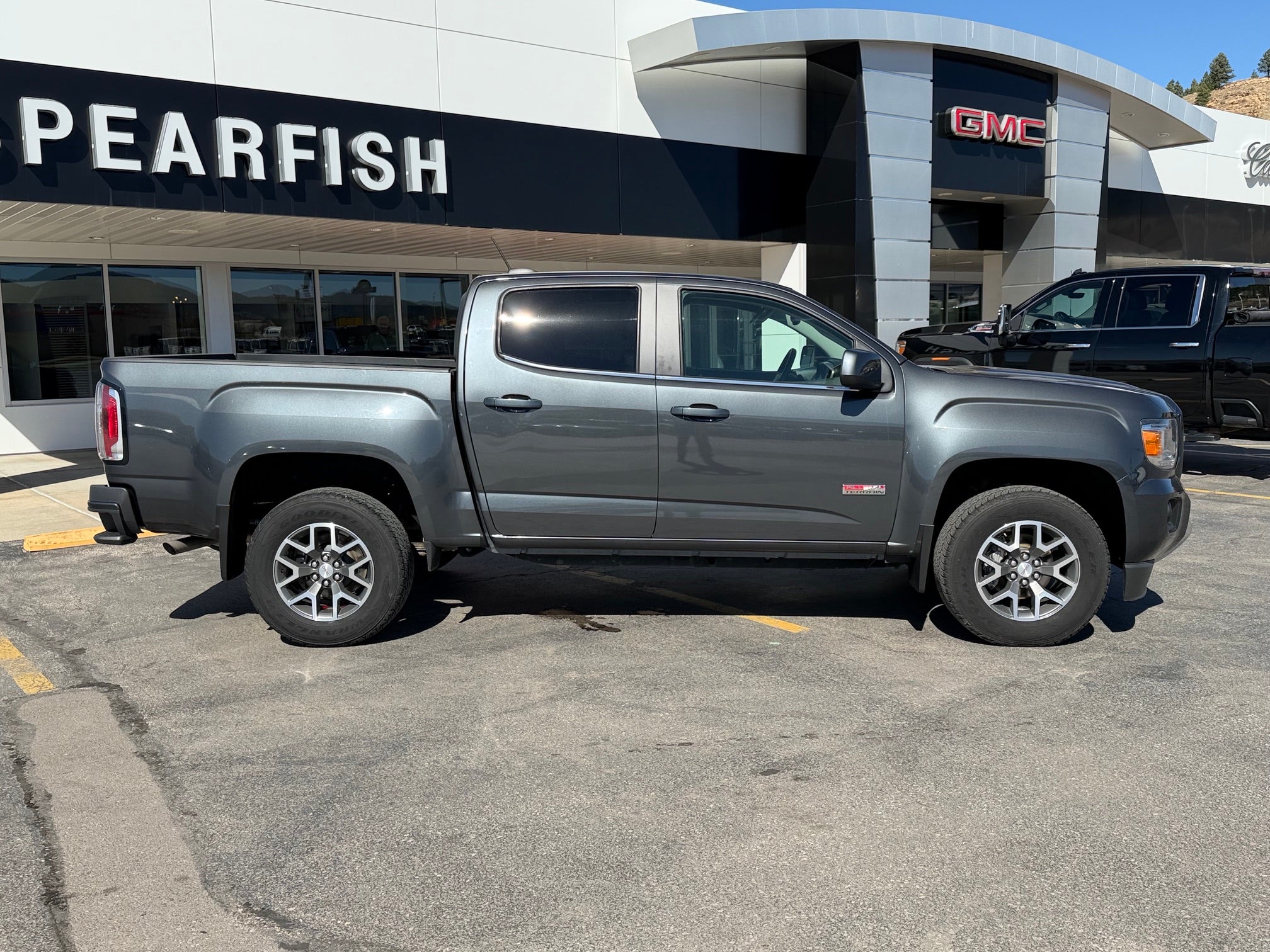 2016 GMC Canyon Base