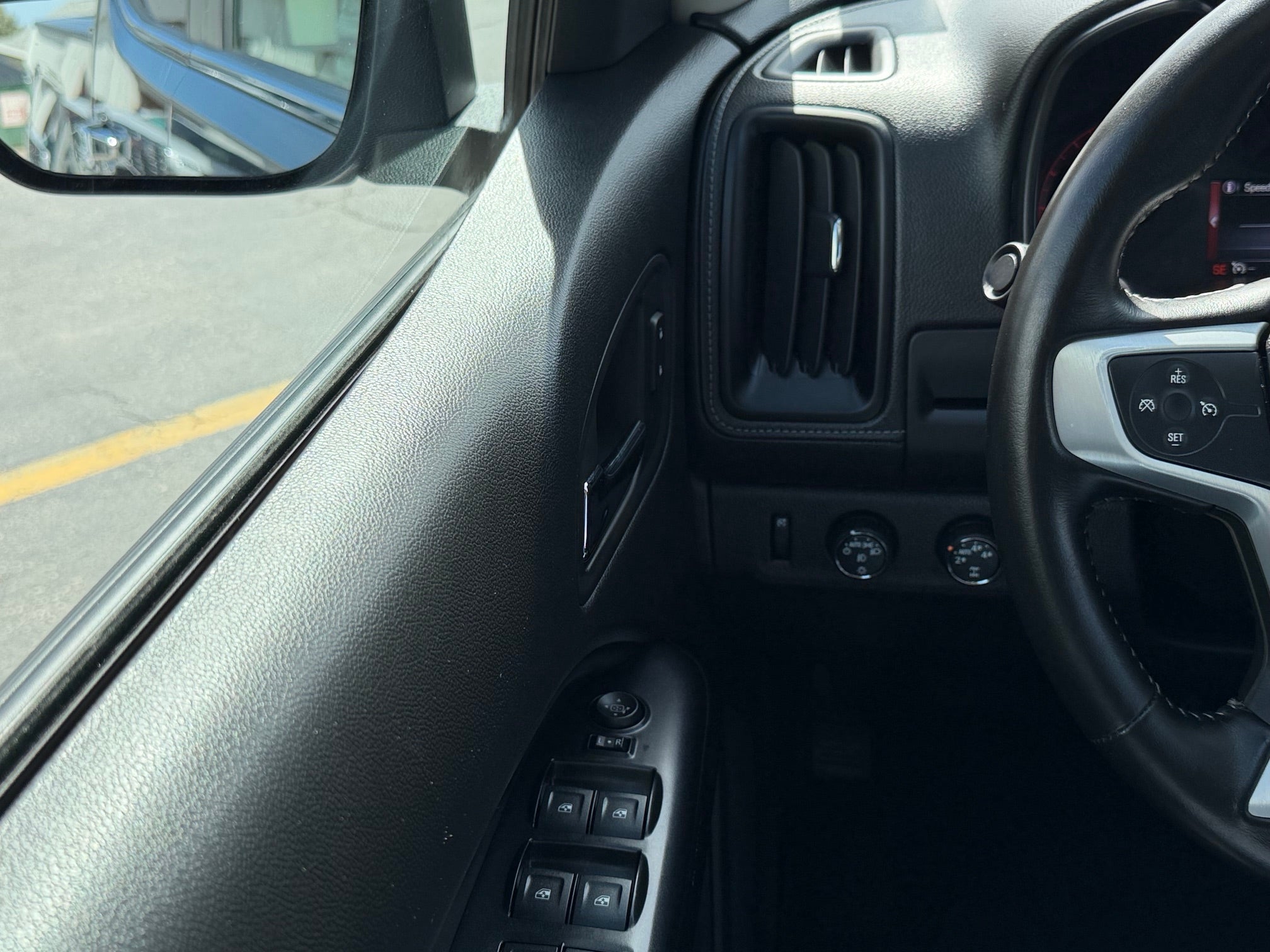 2016 GMC Canyon Base