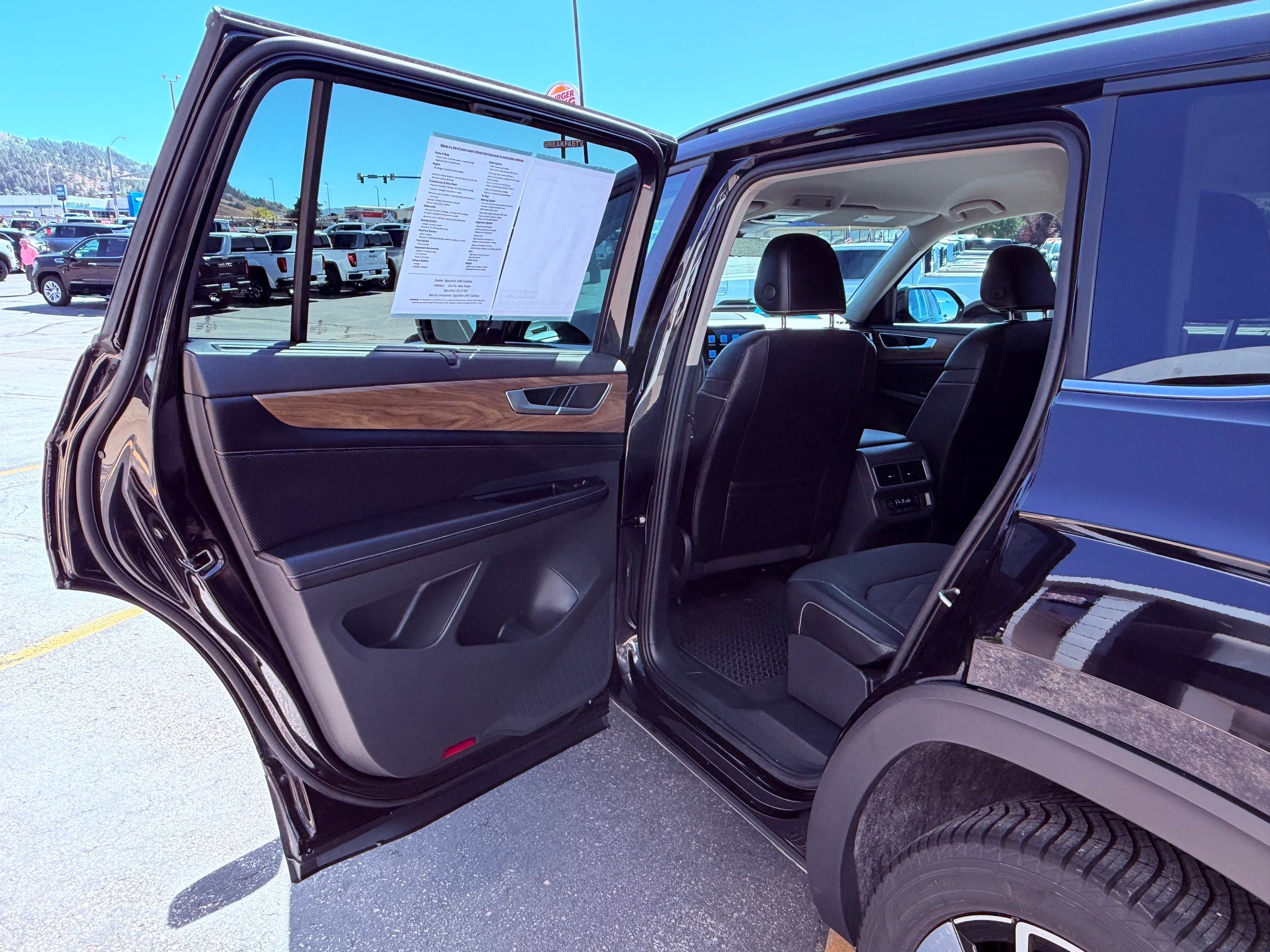 2024 Volkswagen Atlas Base