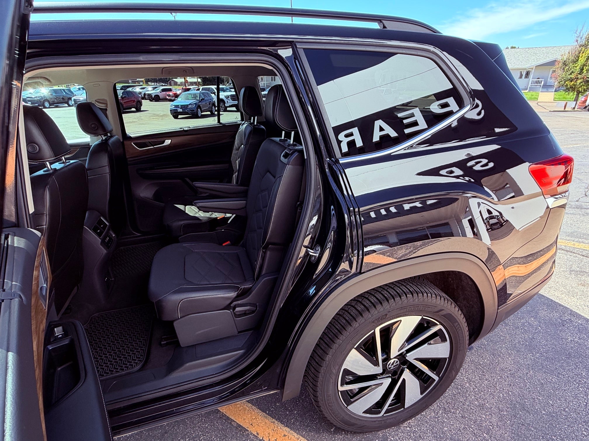 2024 Volkswagen Atlas Base
