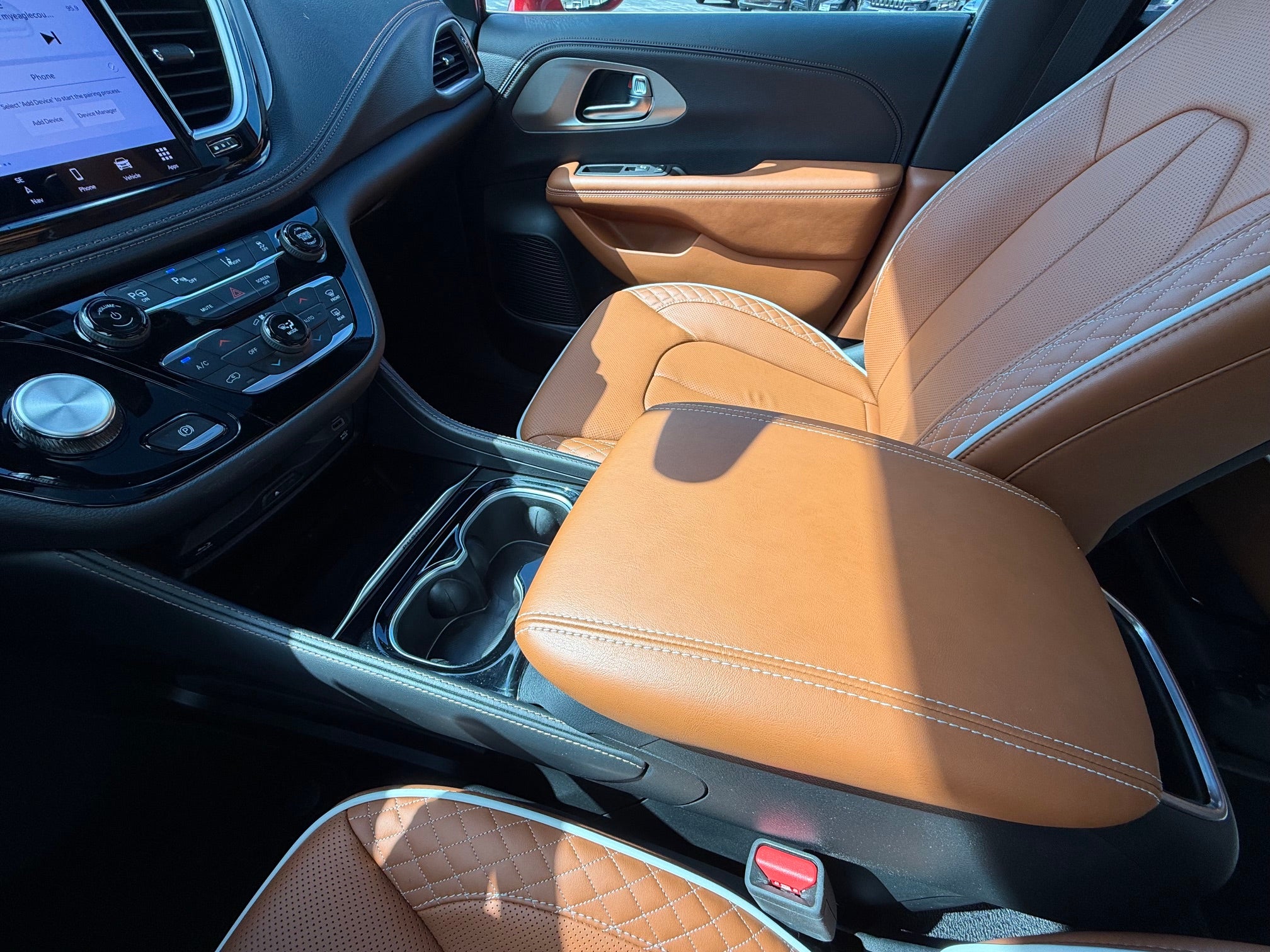 2024 Chrysler Pacifica Hybrid Base