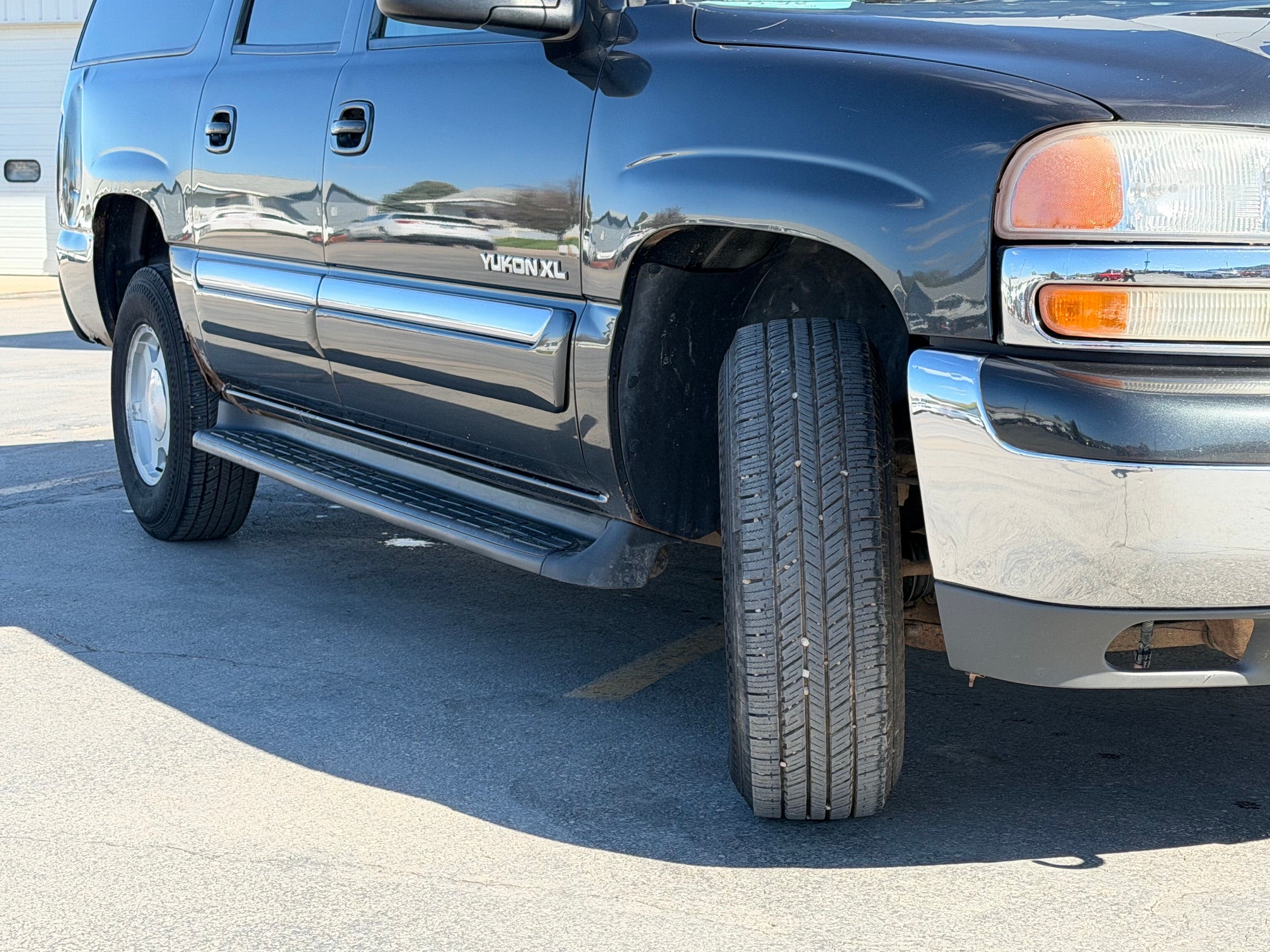 2005 GMC Yukon XL Base