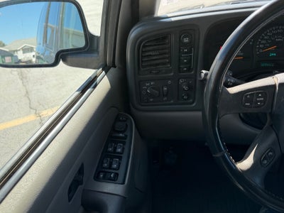 2005 GMC Yukon XL Base