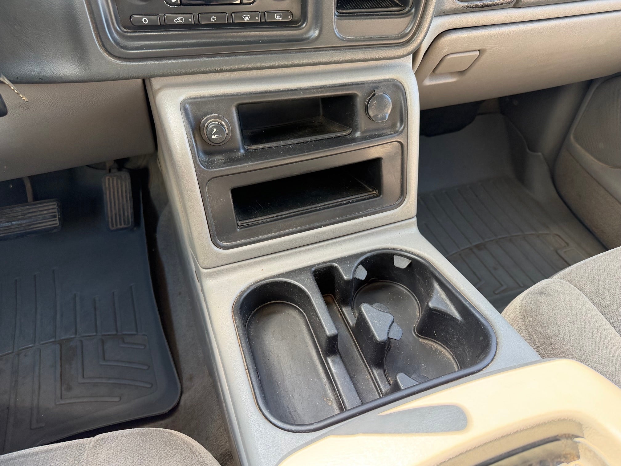 2005 GMC Yukon XL Base