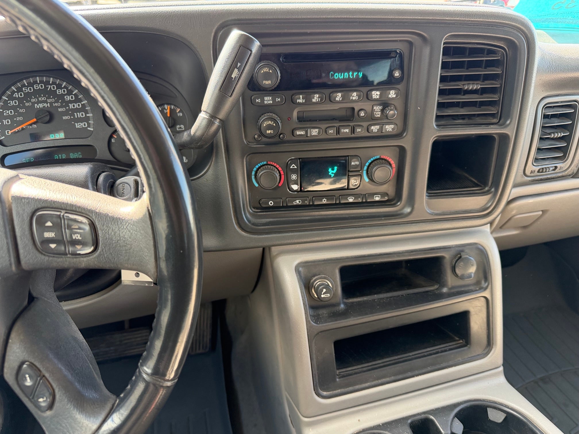 2005 GMC Yukon XL Base