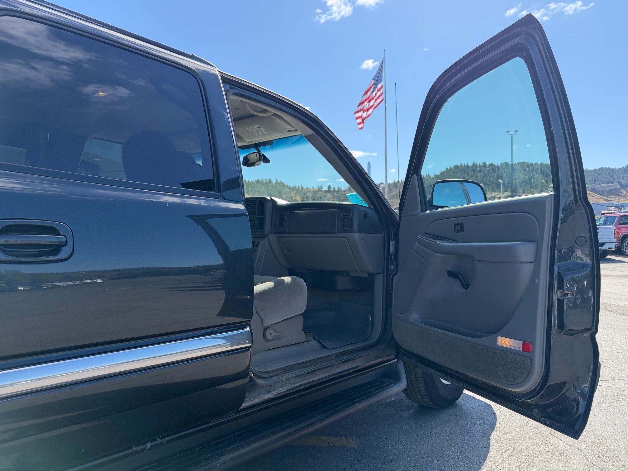 2005 GMC Yukon XL Base