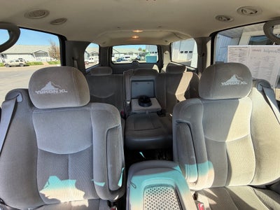 2005 GMC Yukon XL Base
