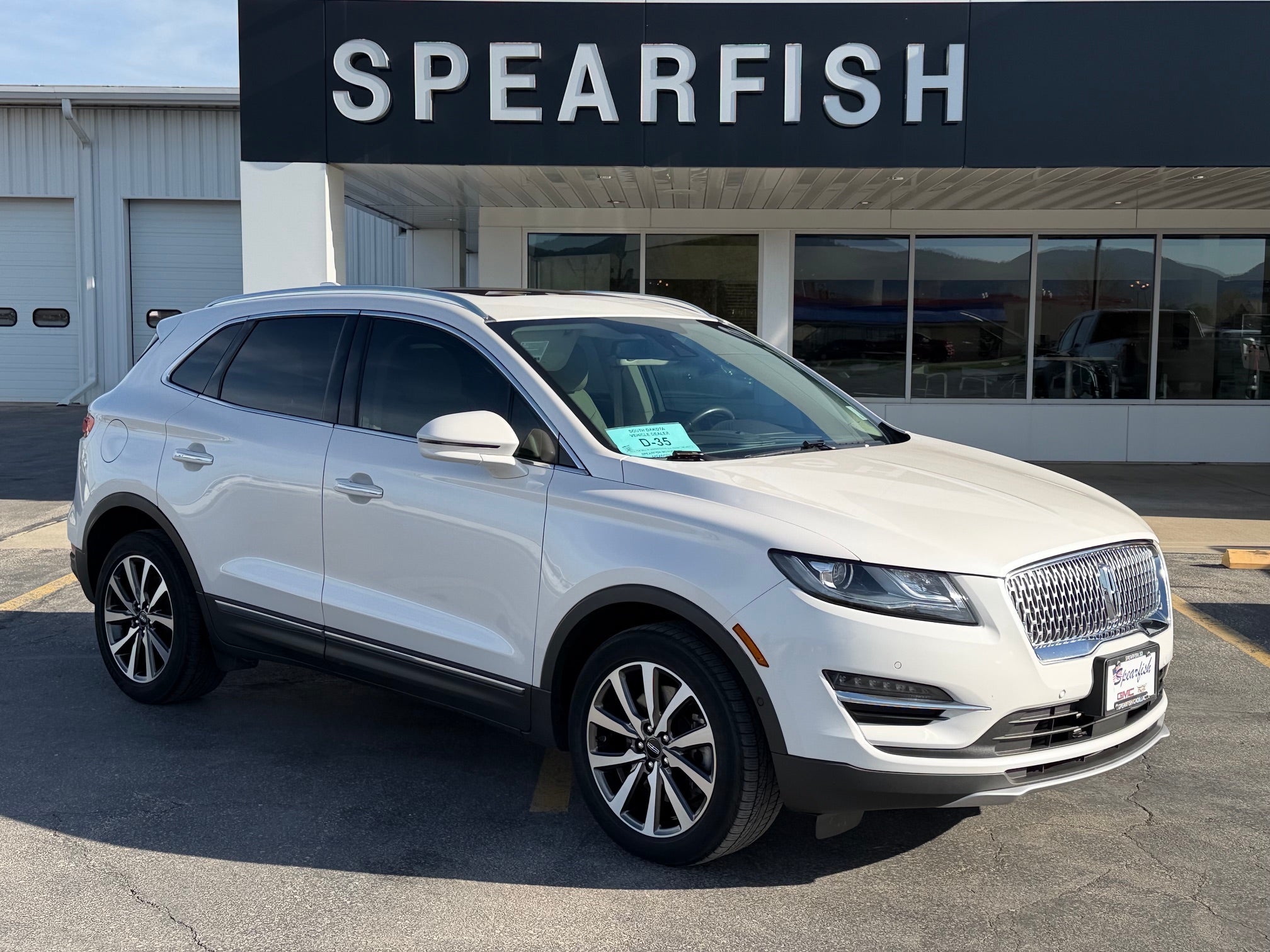 2019 Lincoln MKC Base