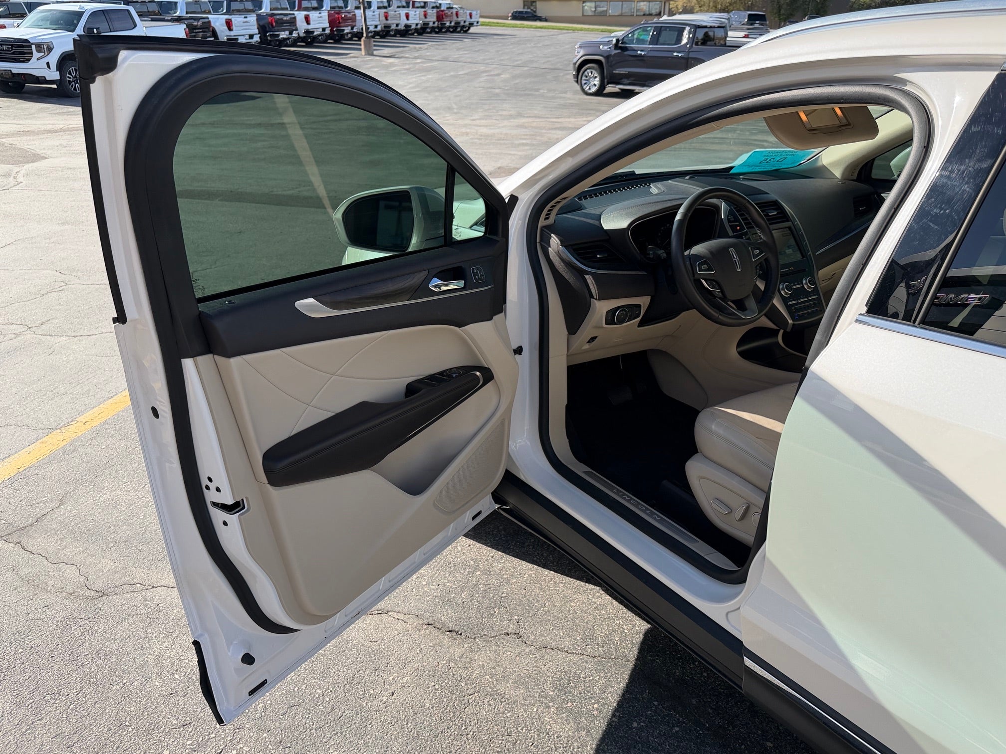 2019 Lincoln MKC Base