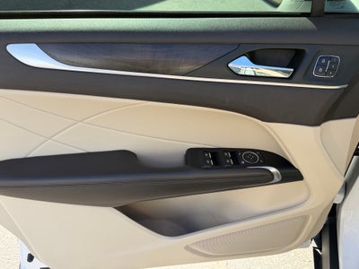 2019 Lincoln MKC Base