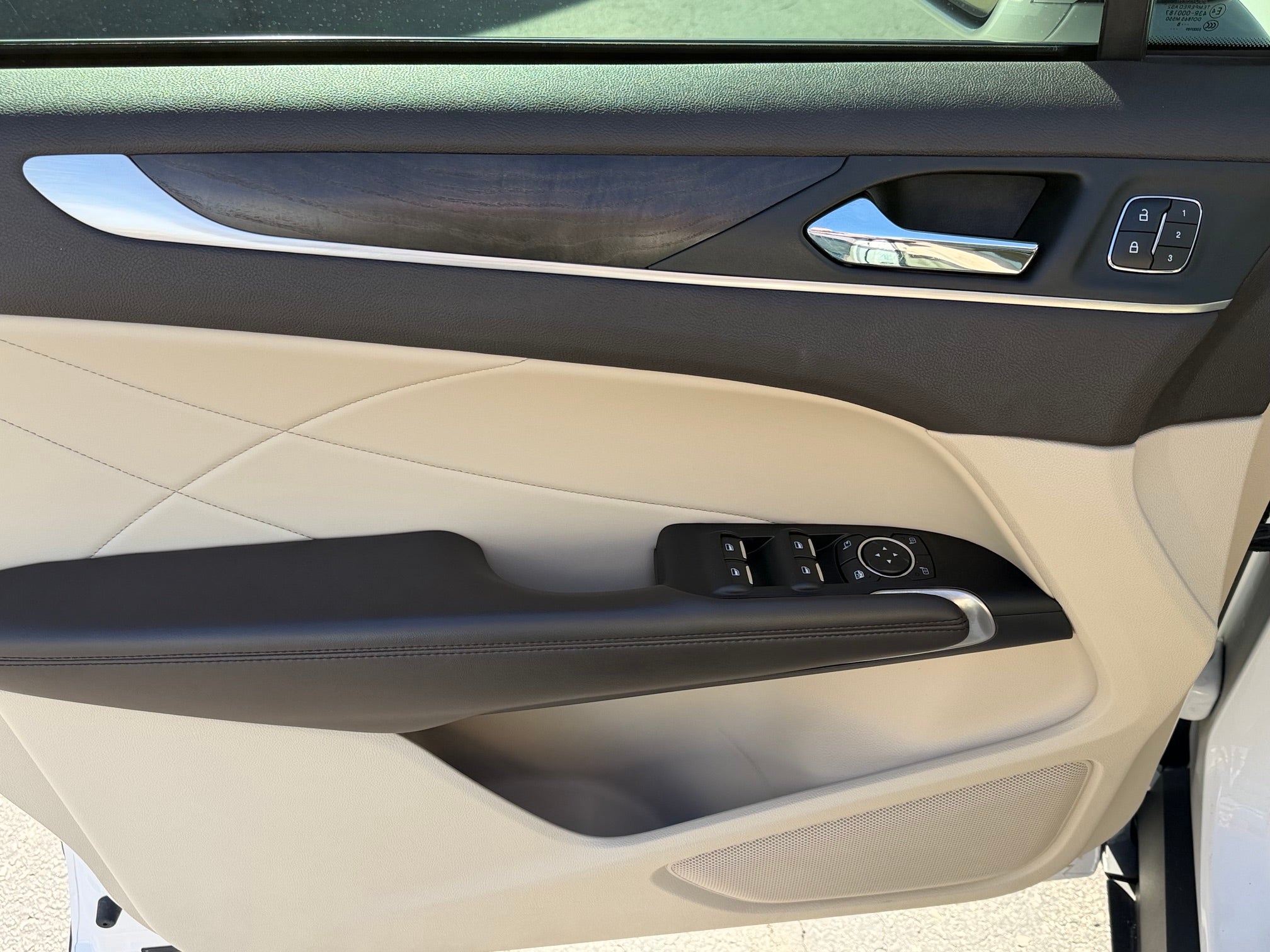 2019 Lincoln MKC Base