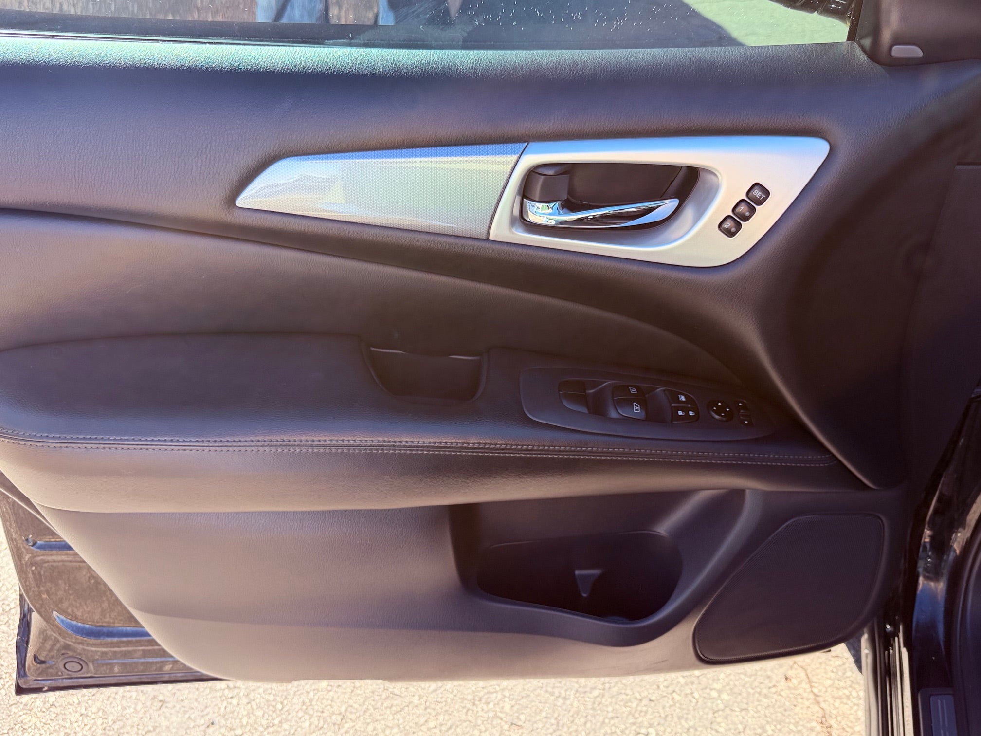 2017 Nissan Pathfinder Base