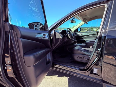 2017 Nissan Pathfinder Base