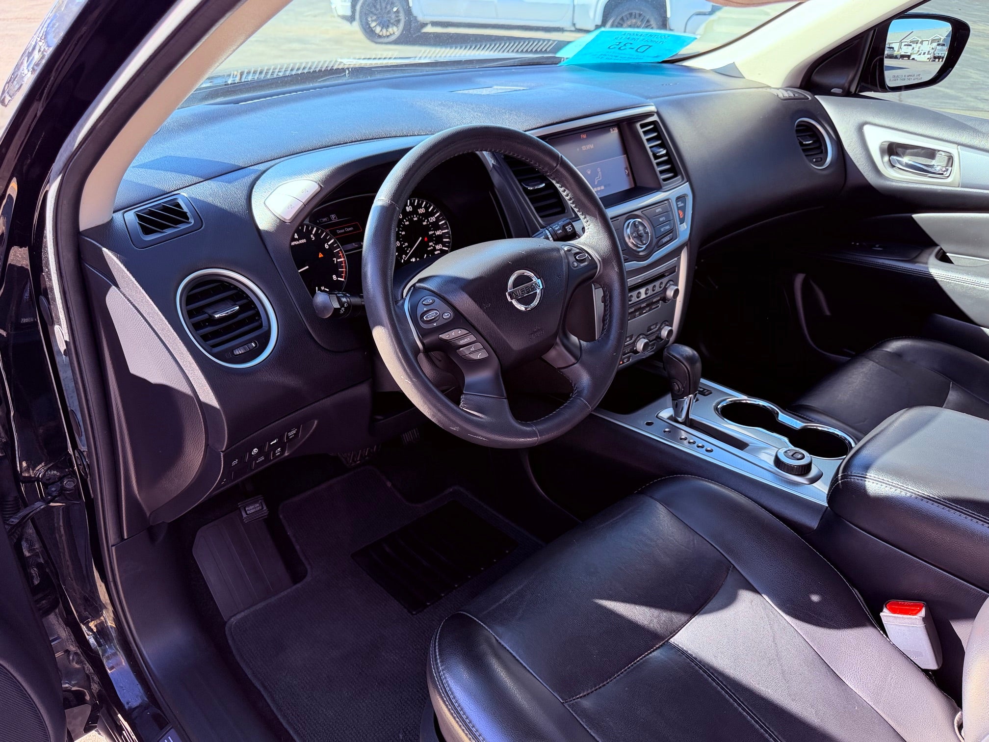 2017 Nissan Pathfinder Base