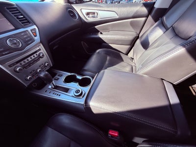 2017 Nissan Pathfinder Base