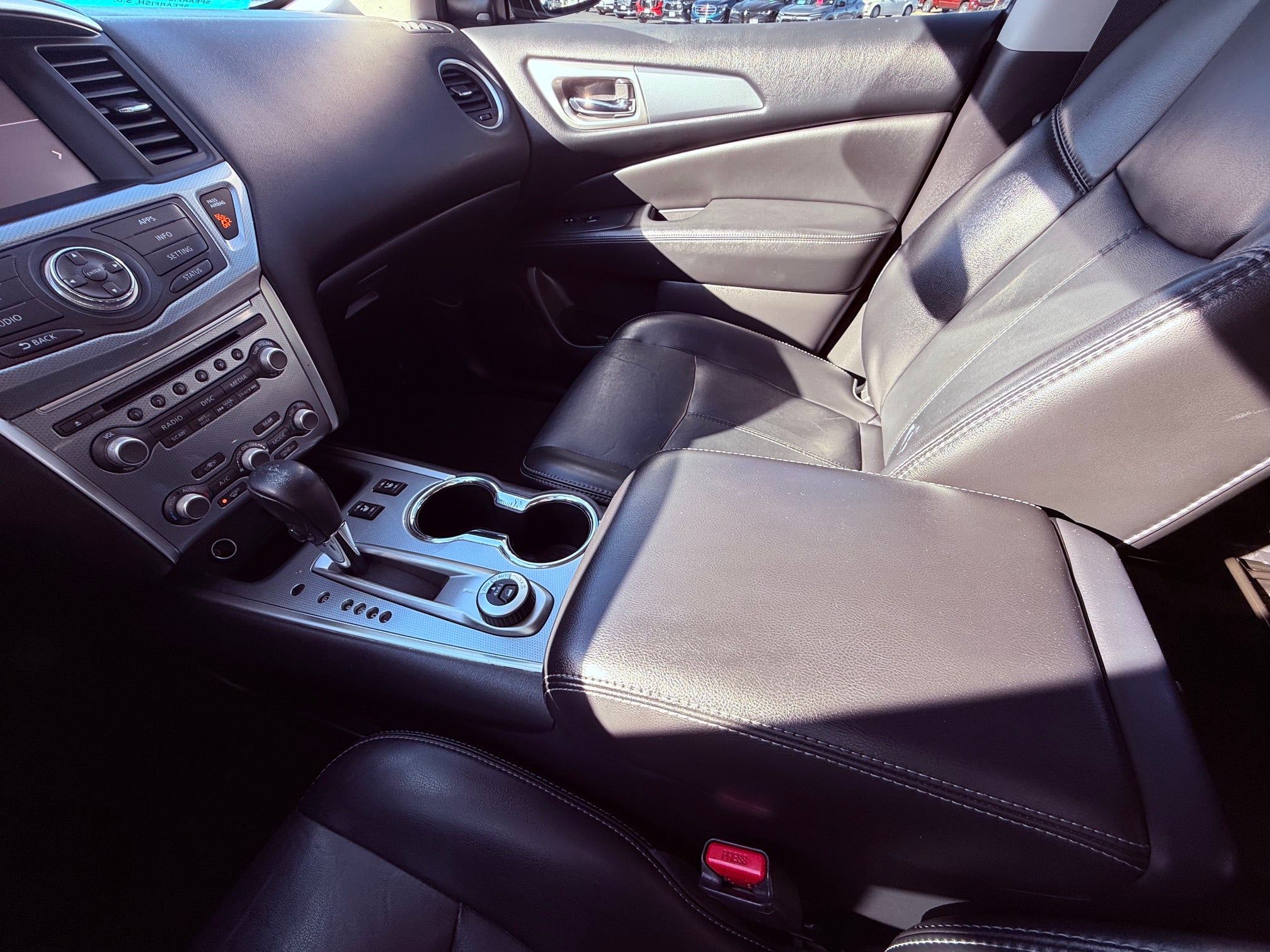 2017 Nissan Pathfinder Base