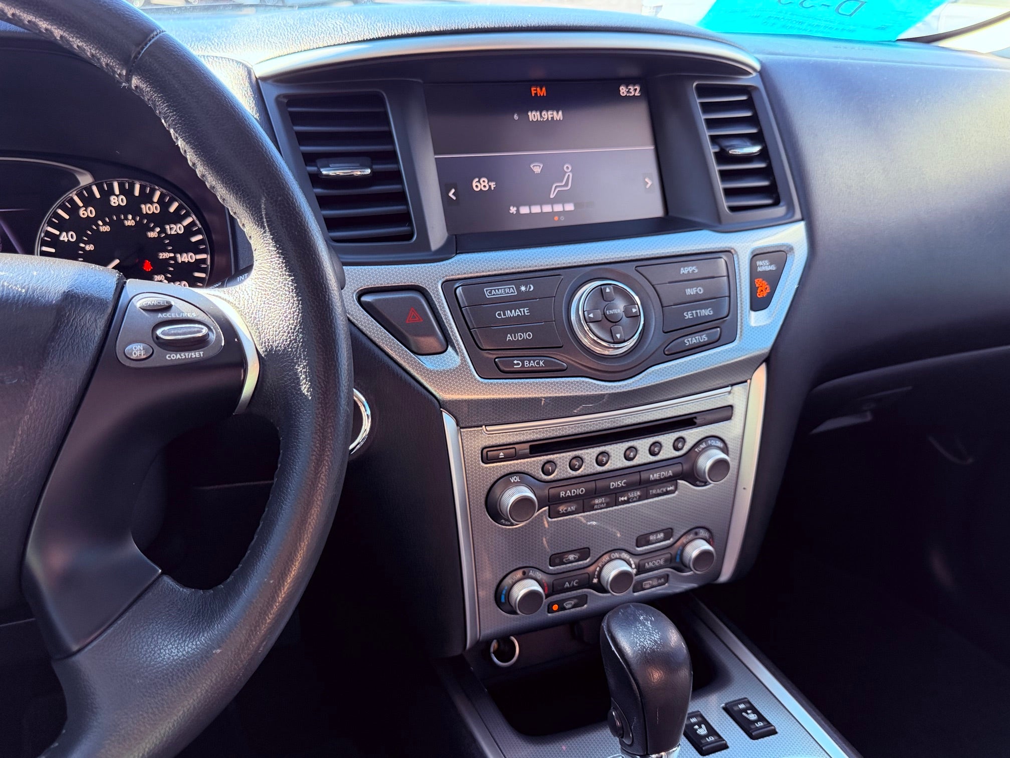 2017 Nissan Pathfinder Base