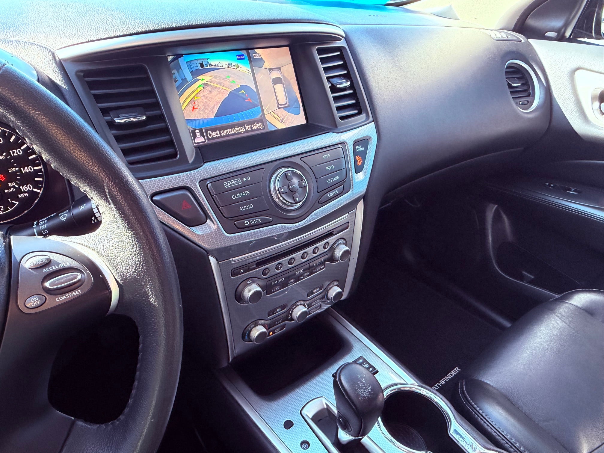 2017 Nissan Pathfinder Base