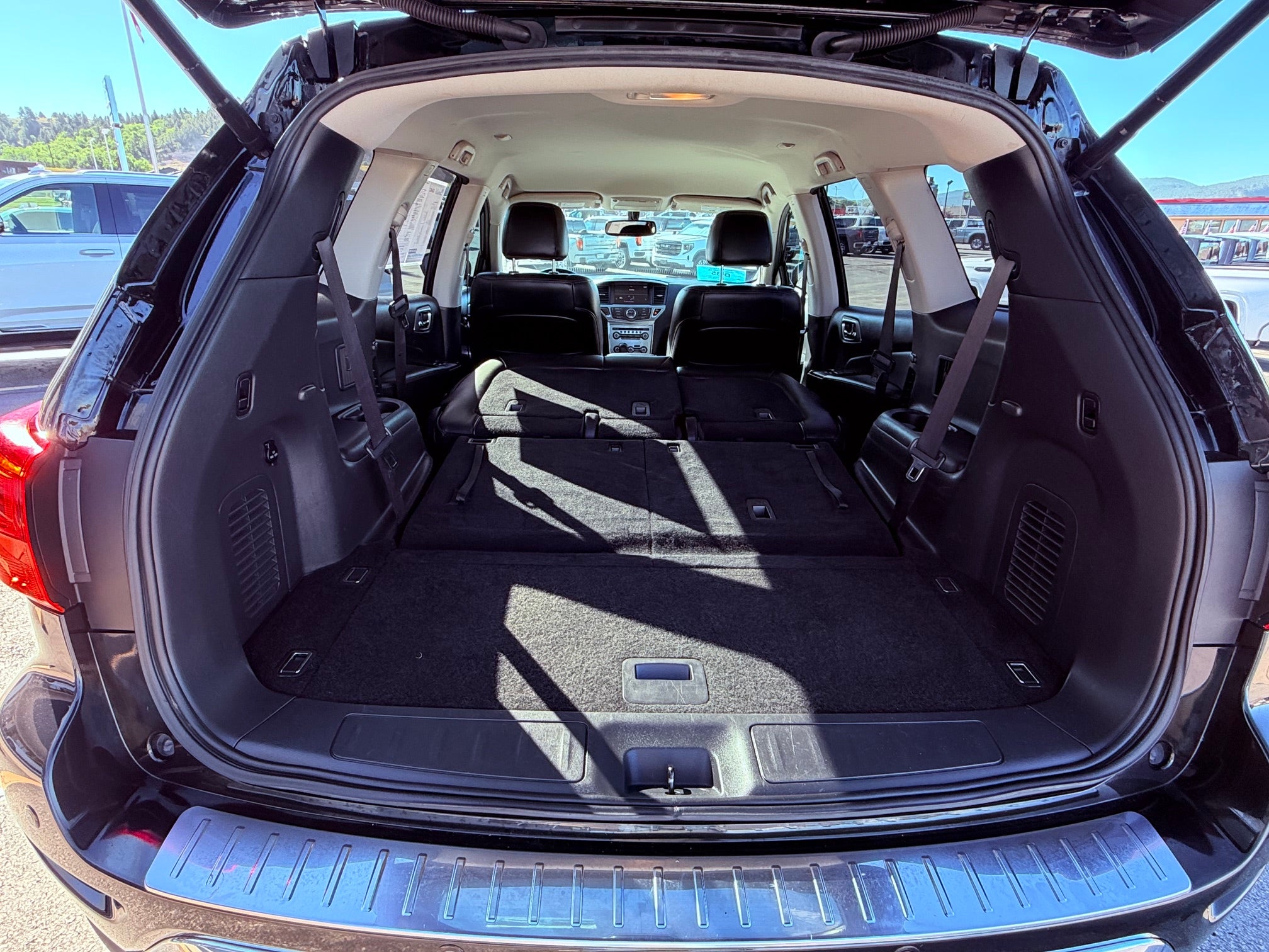 2017 Nissan Pathfinder Base