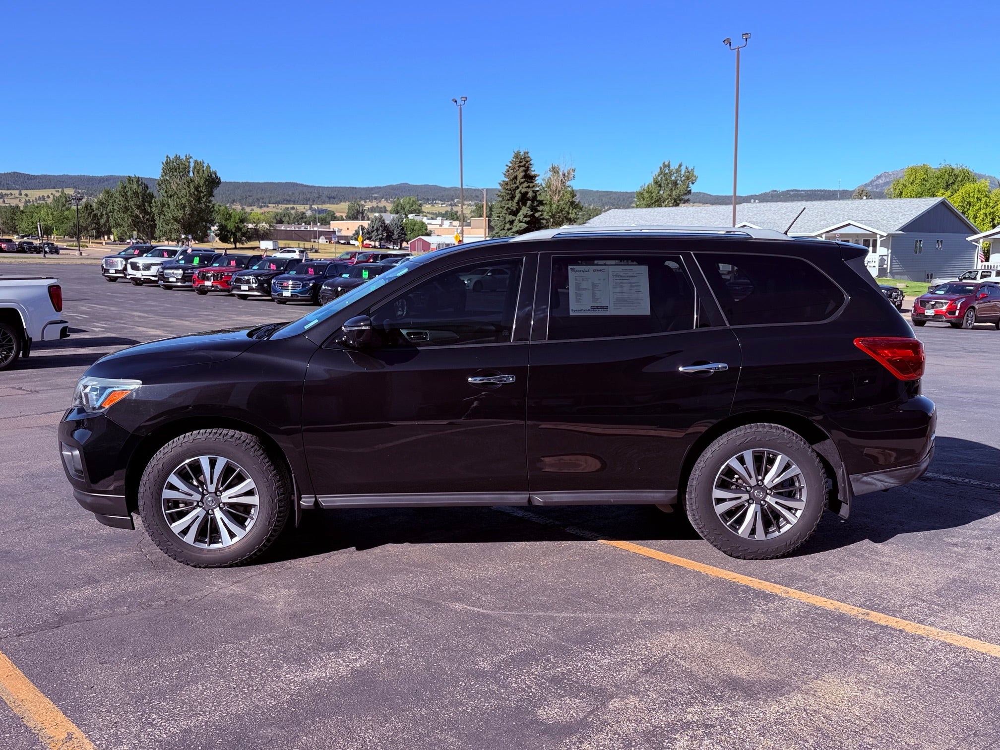 2017 Nissan Pathfinder Base