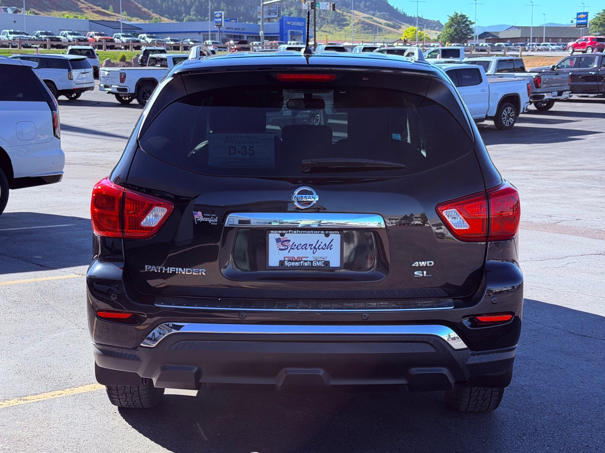 2017 Nissan Pathfinder Base